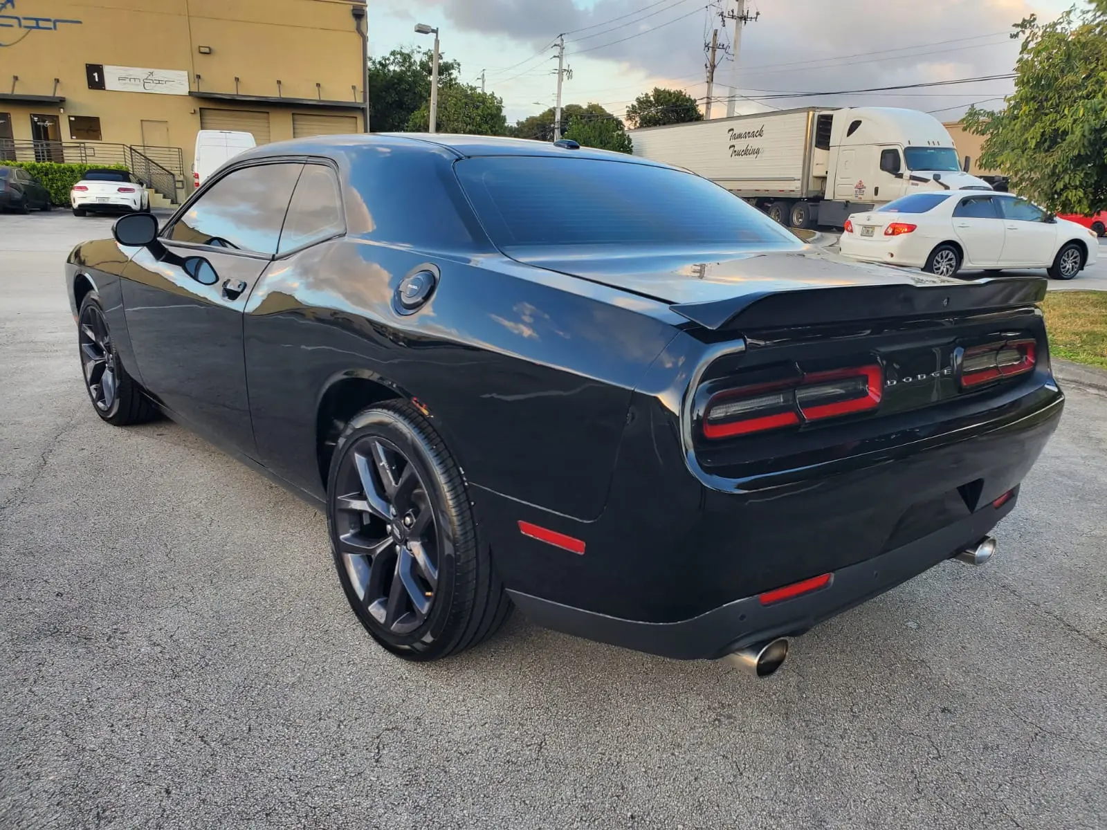 2020 Dodge Challenger SXT Auto photo 4
