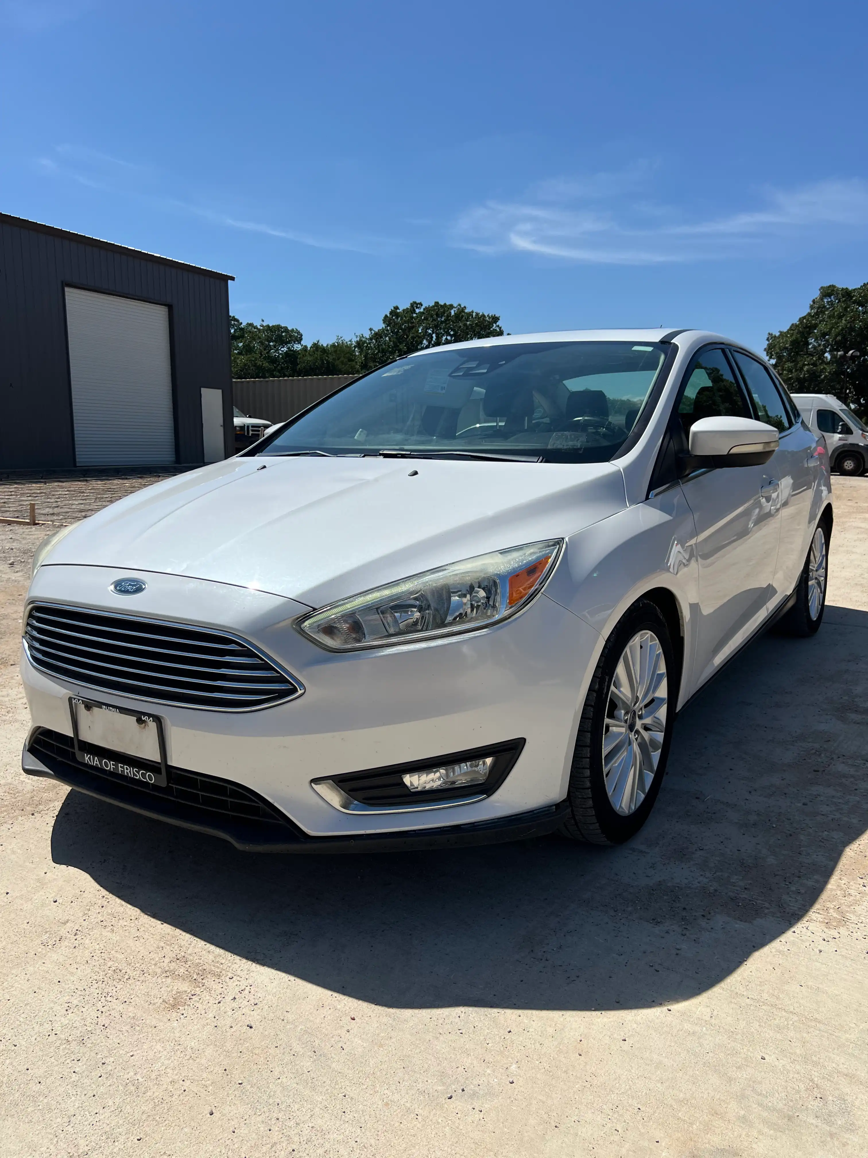 2017 Ford Focus Sedan Titanium's photo