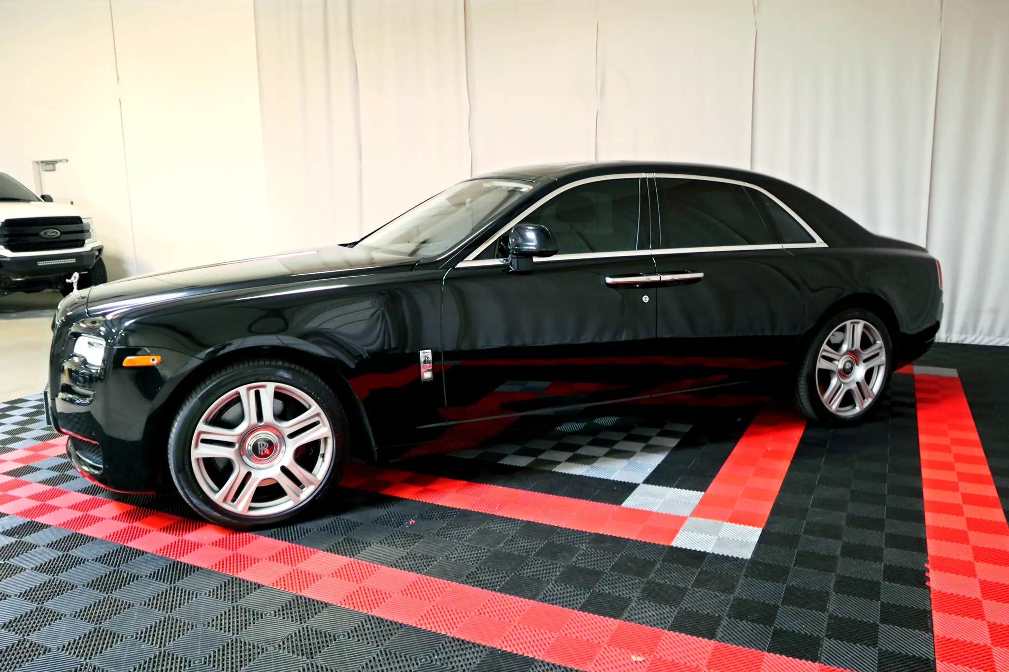 2016 Rolls-Royce Ghost Base photo 3