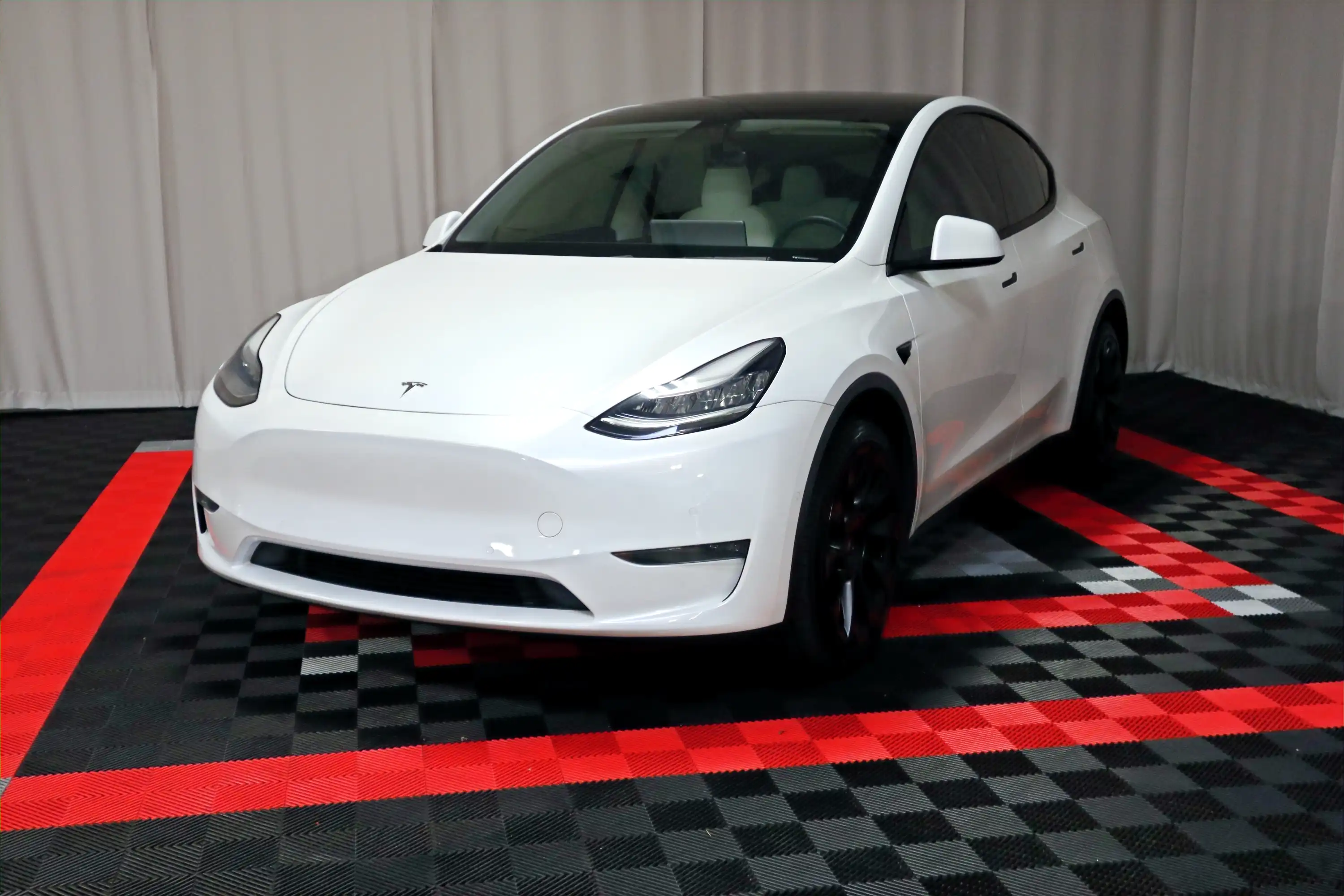 2021 Tesla Model Y Long Range Dual Motor All-Wheel Drive's photo