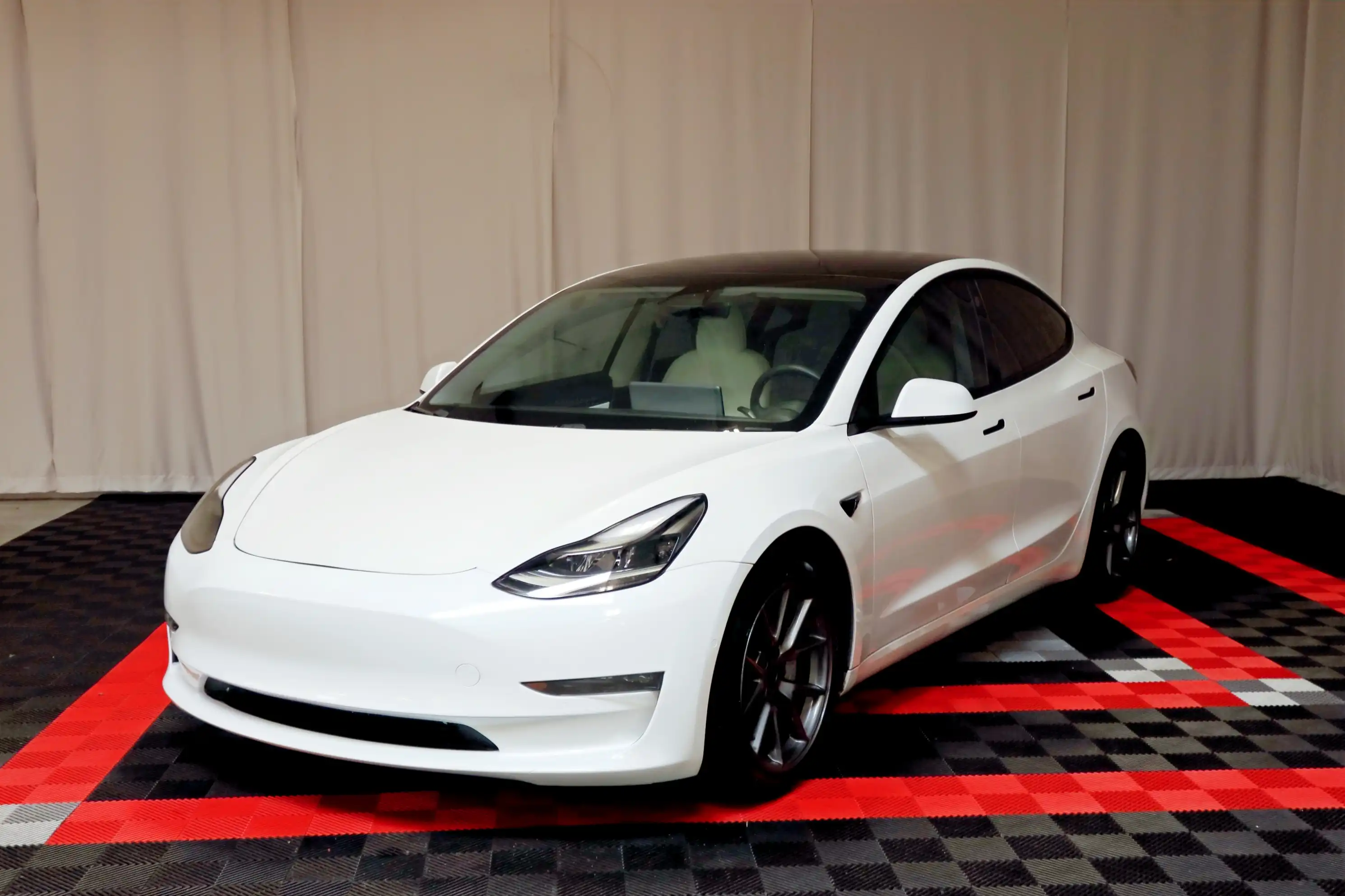 2021 Tesla Model 3 Long Range Dual Motor All-Wheel Drive's photo