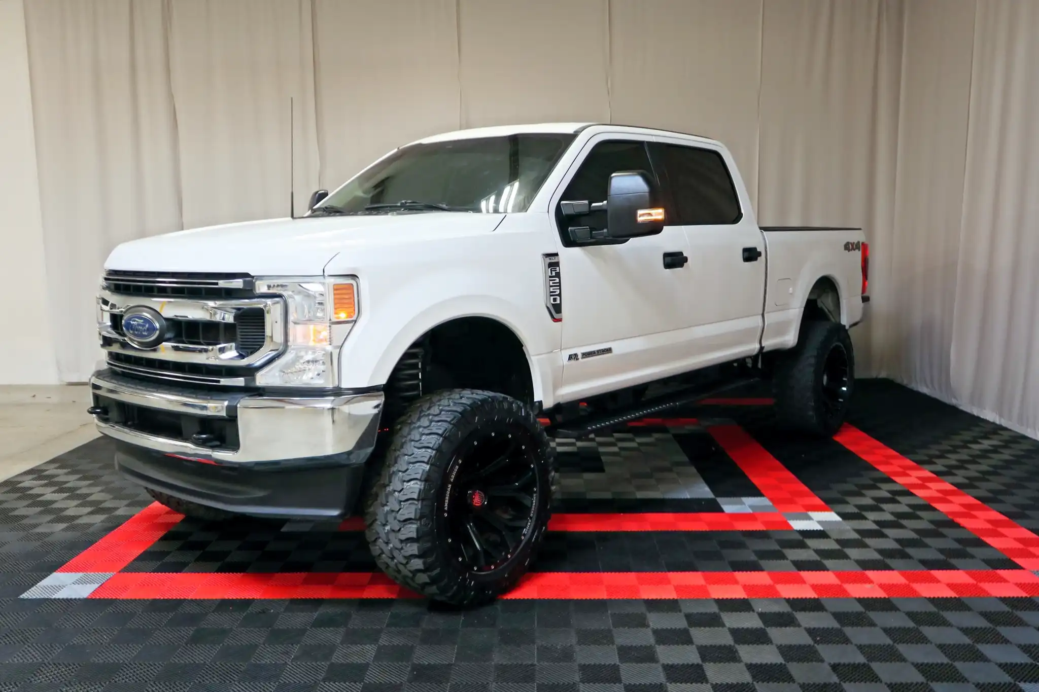 2021 Ford F-250 XLT 4x4 Crew Cab 8' Box's photo