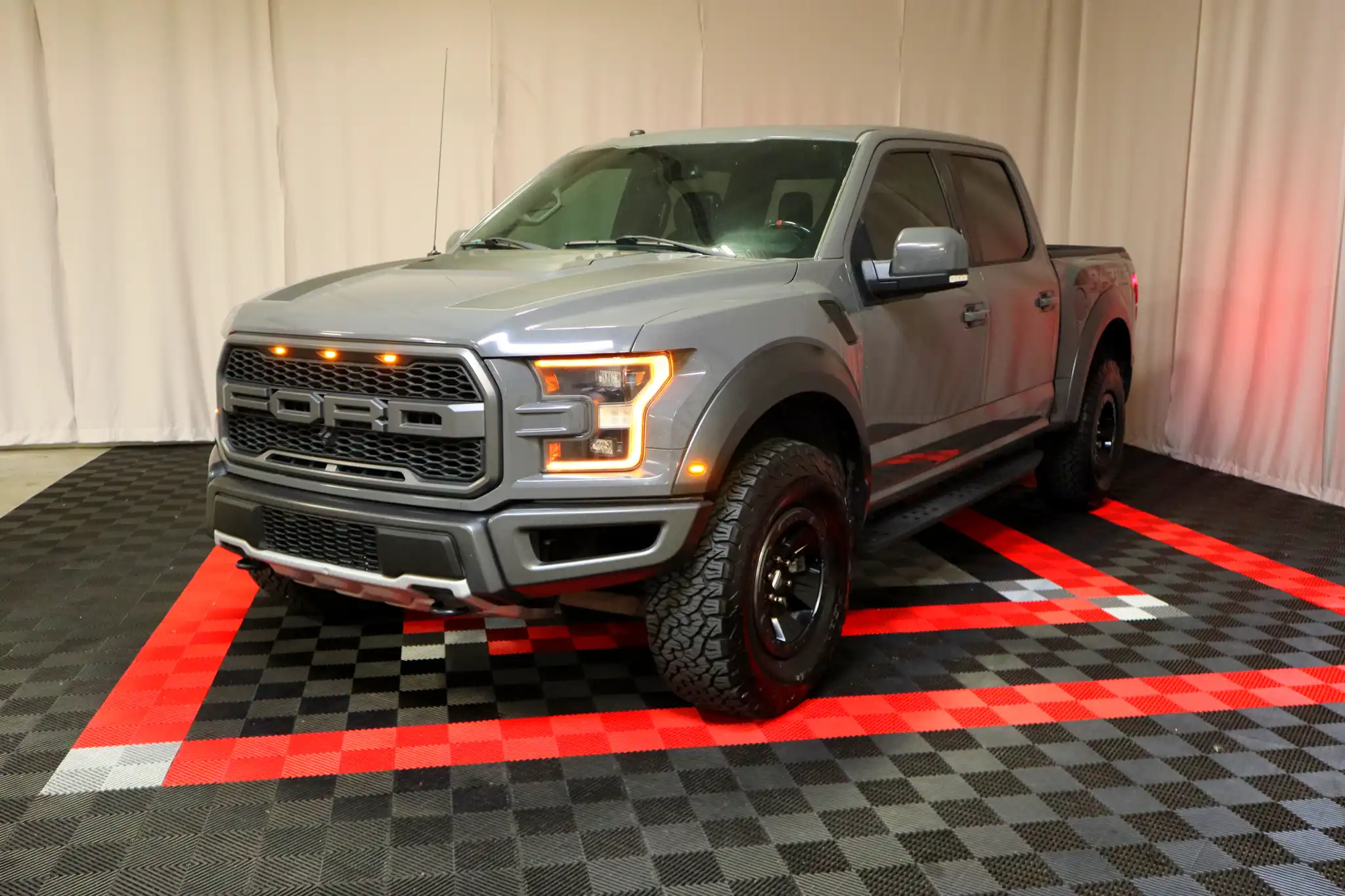 2018 Ford F-150 Raptor 4x4 SuperCrew 5-1/2 Box's photo
