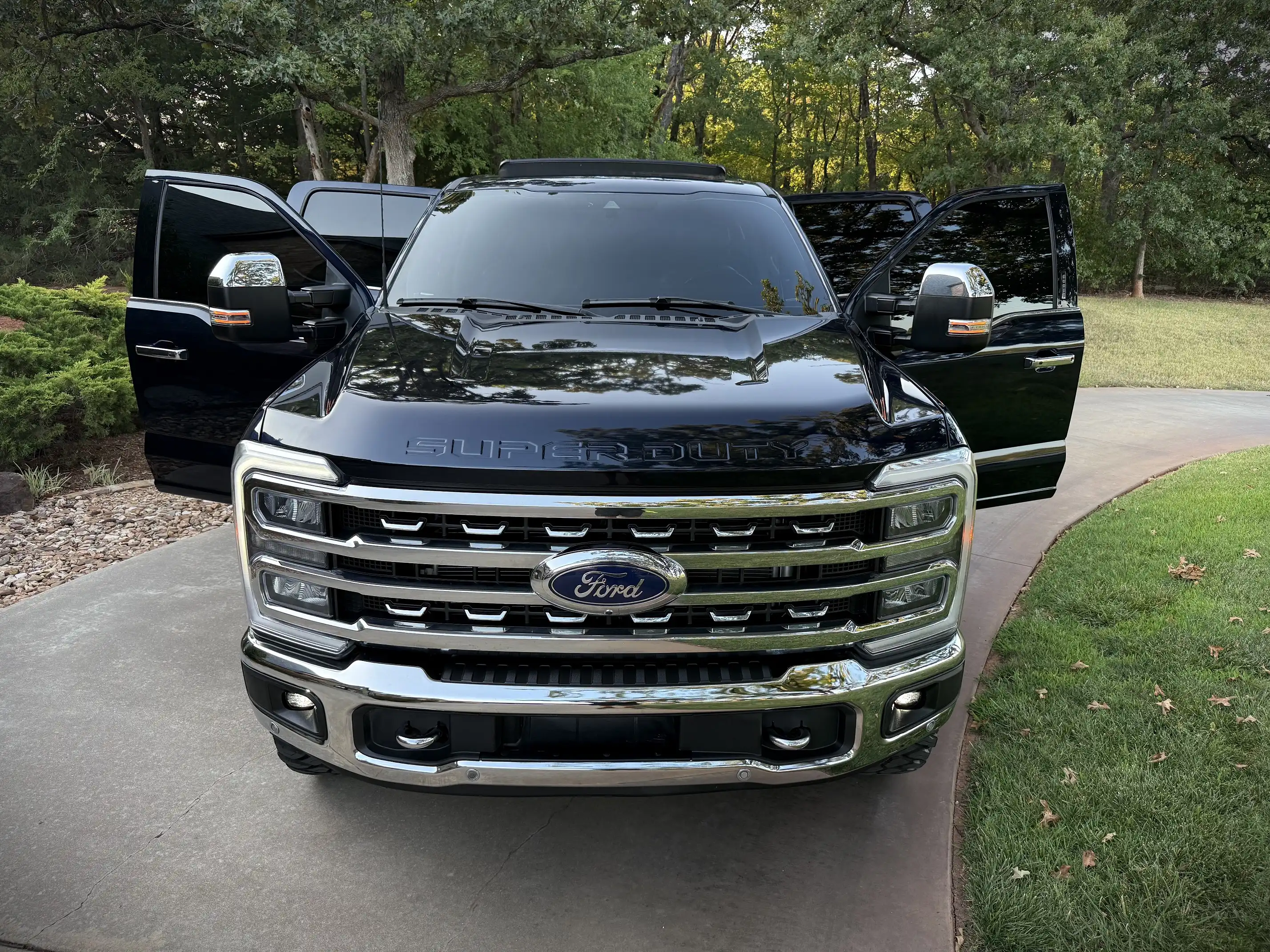 2024 Ford F-250 Lariat 4x4 Crew Cab 6-3/4' Box's photo