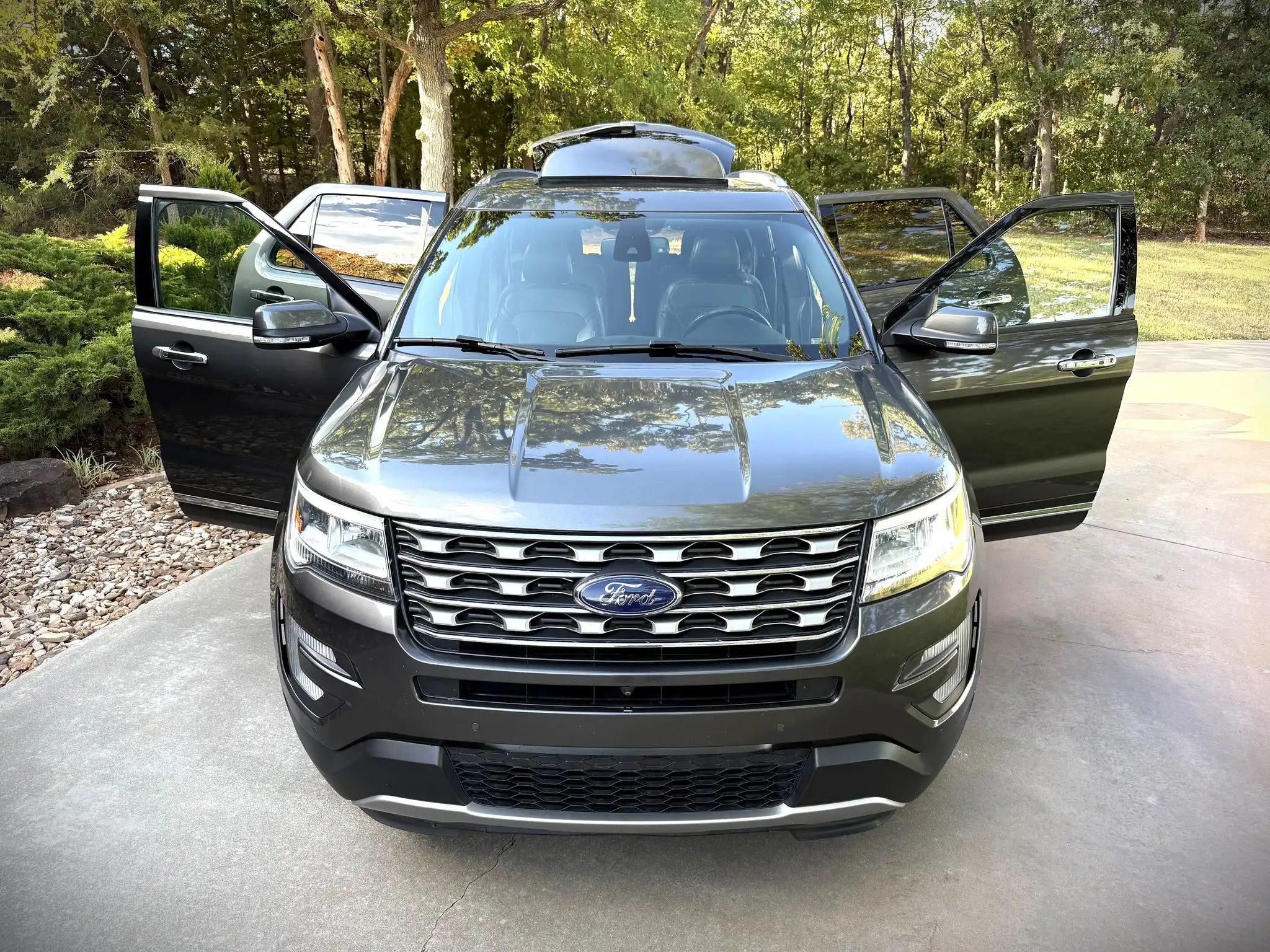 2017 Ford Explorer Limited FWD's photo