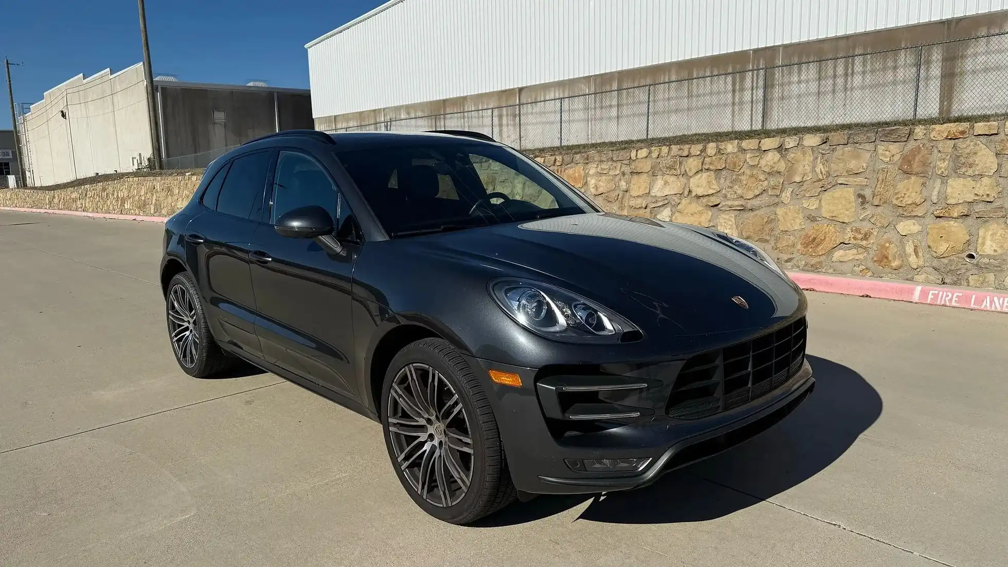 2017 Porsche Macan Turbo's photo