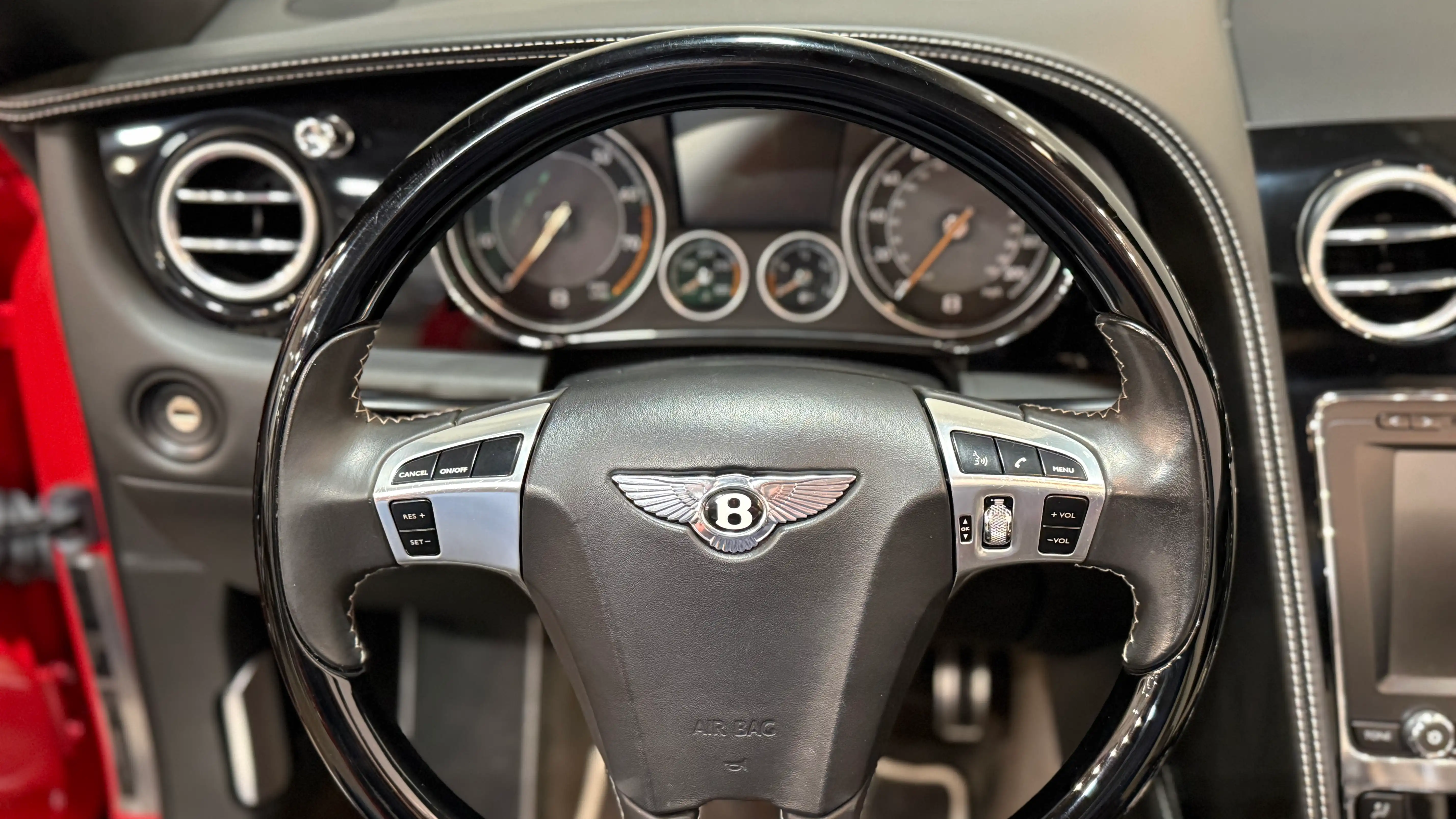 2015 Bentley Continental GT Convertible's photo