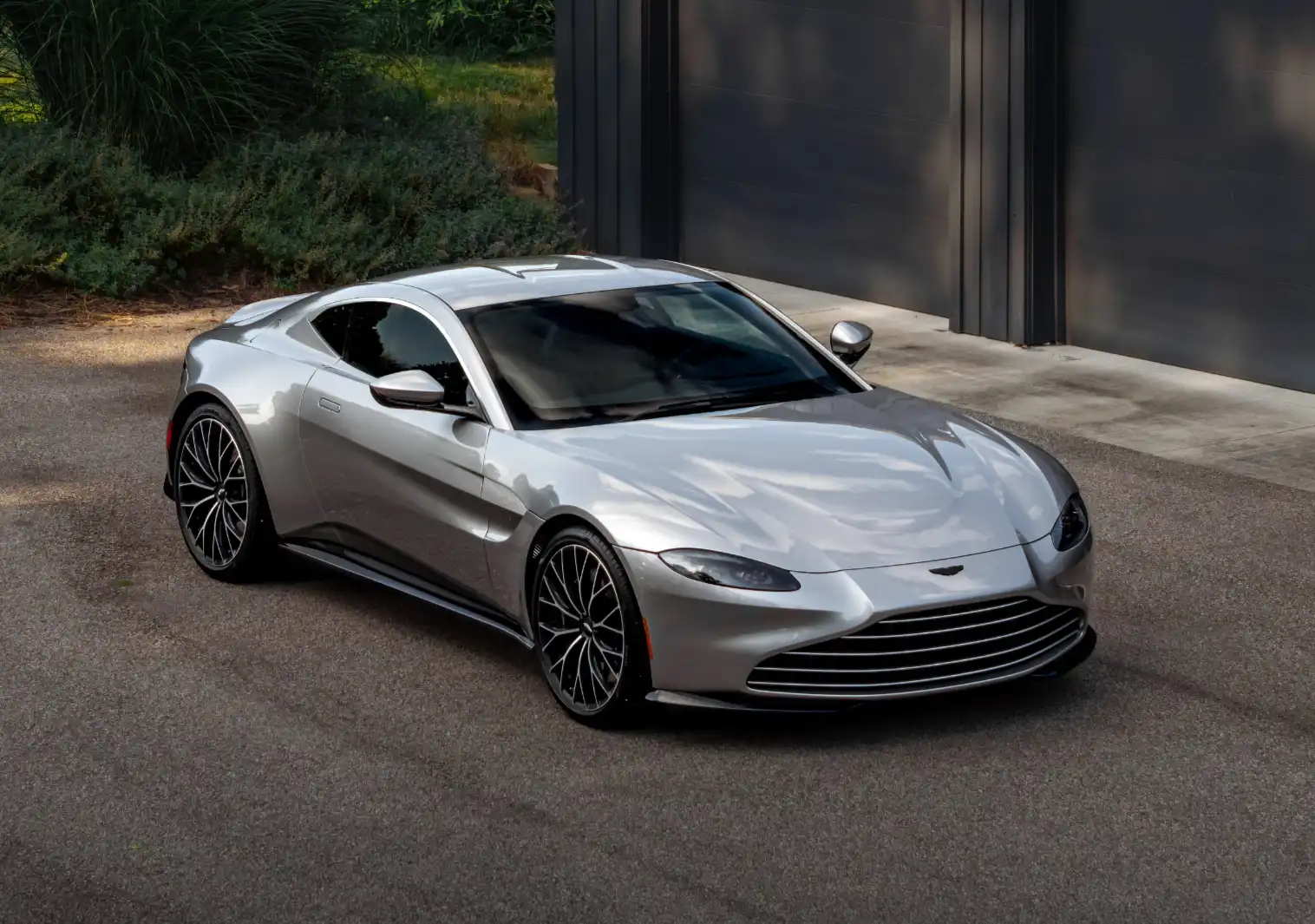 2023 Aston Martin Vantage F1's photo