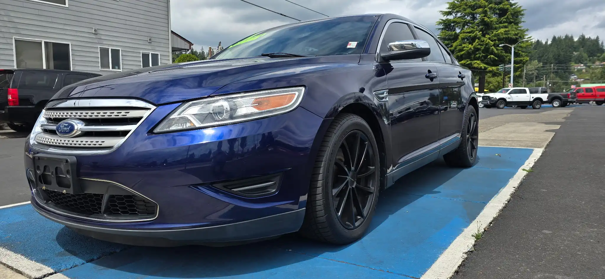 2011 Ford Taurus Limited AWD's photo