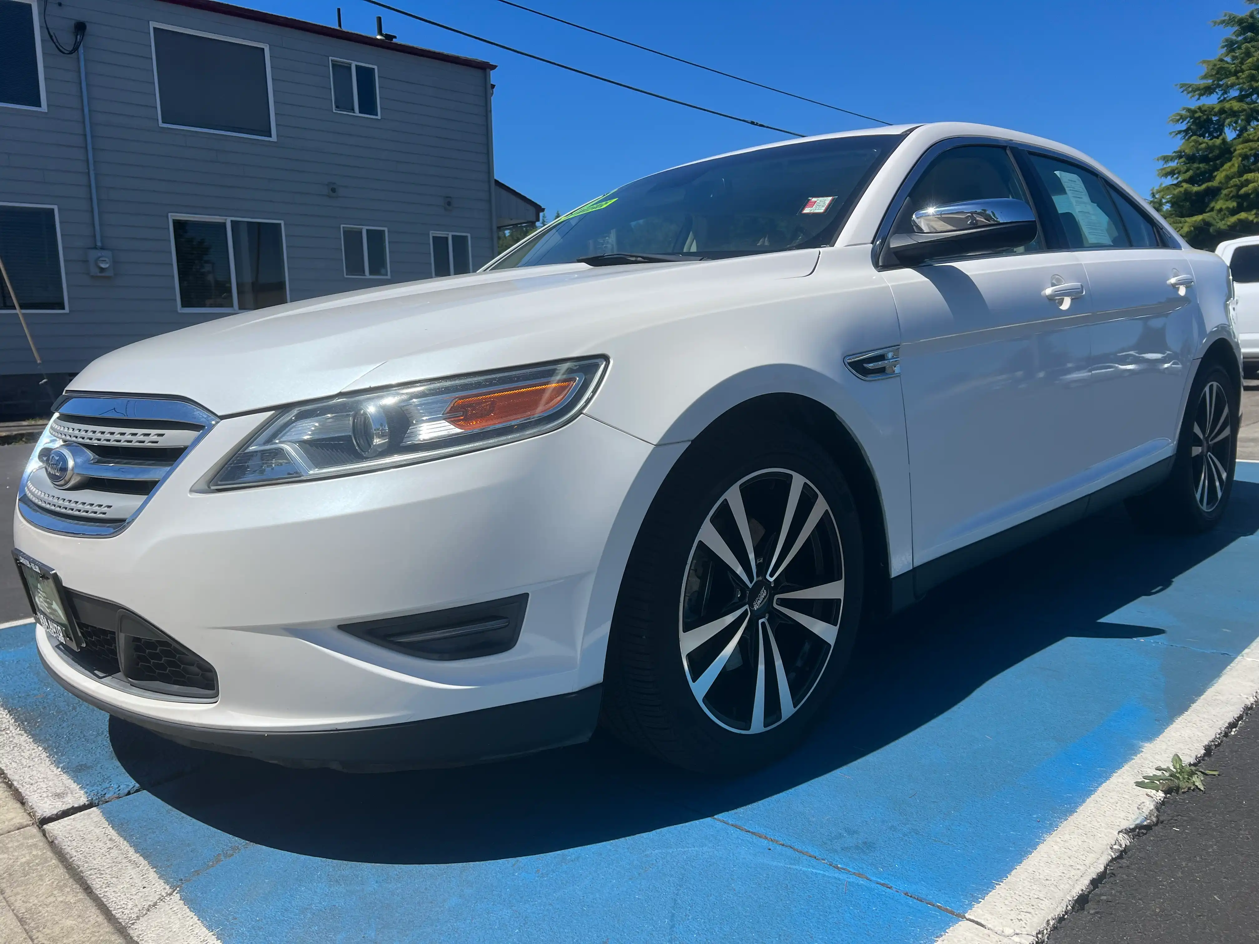 2011 Ford Taurus Limited FWD's photo