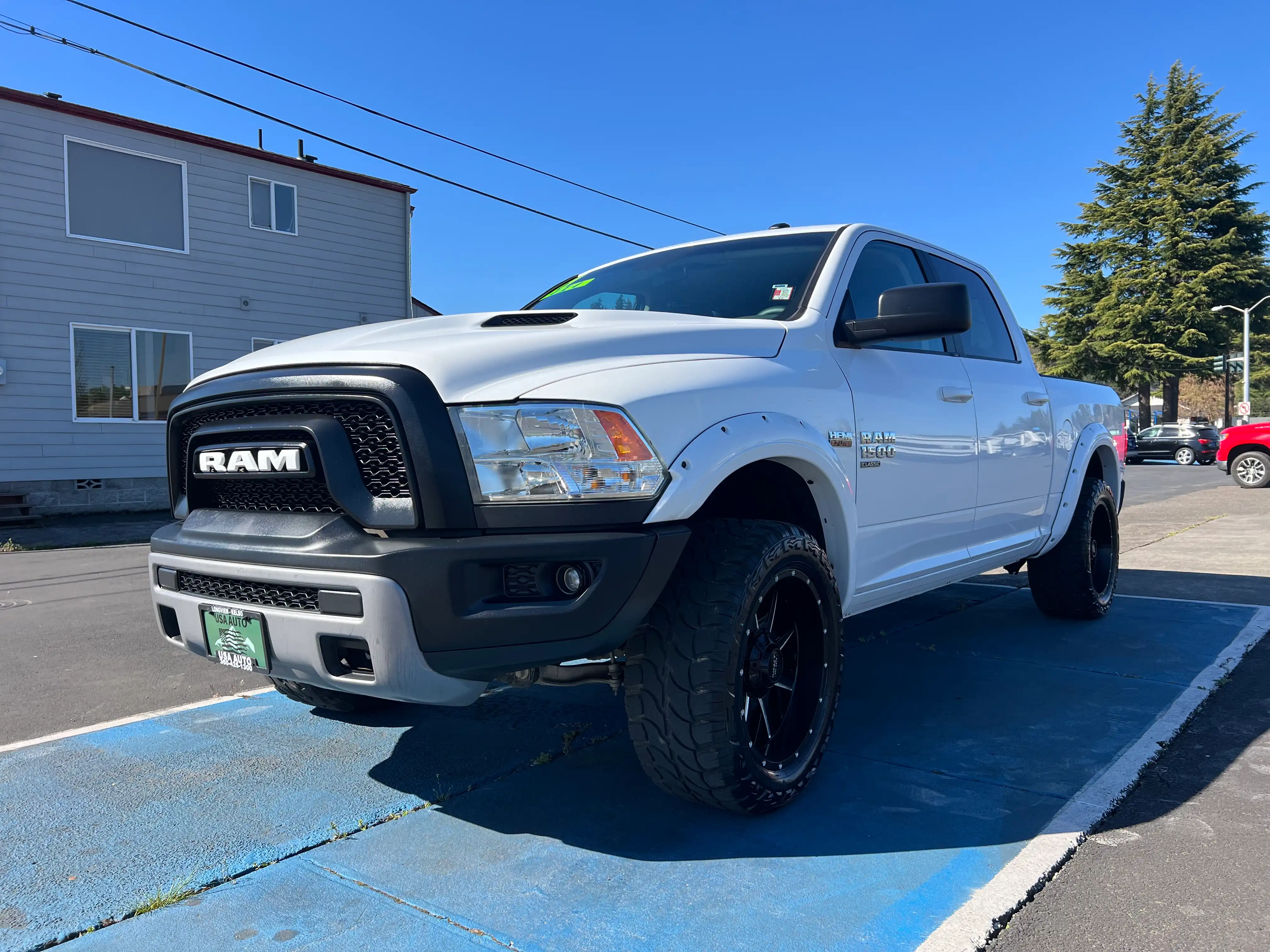2019 RAM 1500 Classic SLT 4x4 Crew Cab 5'7's photo