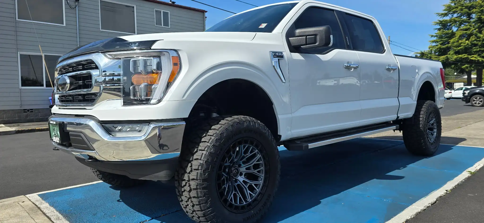 2023 Ford F-150 XLT 4WD SuperCrew 157 in's photo