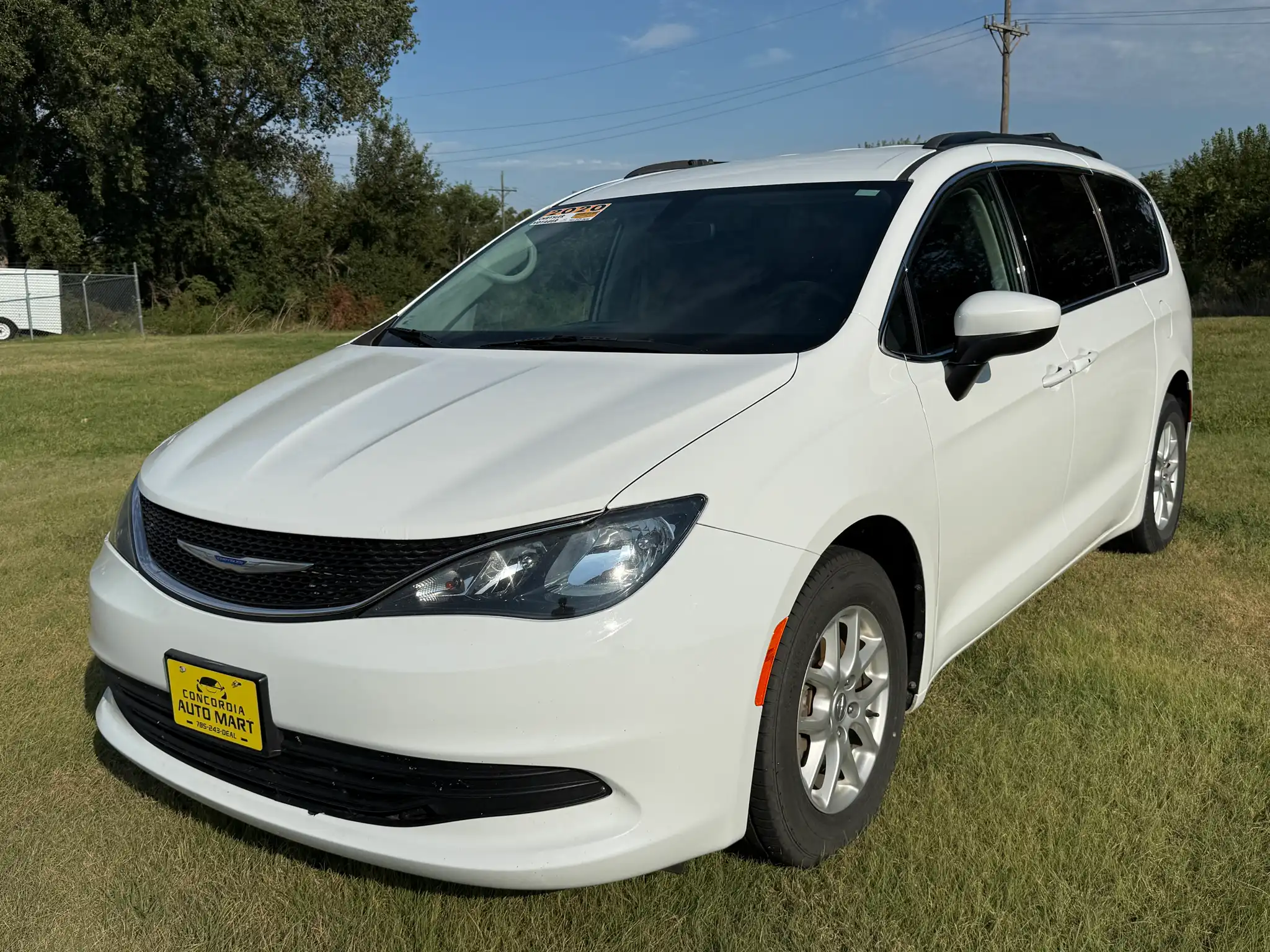 2020 Chrysler Voyager LXi's photo