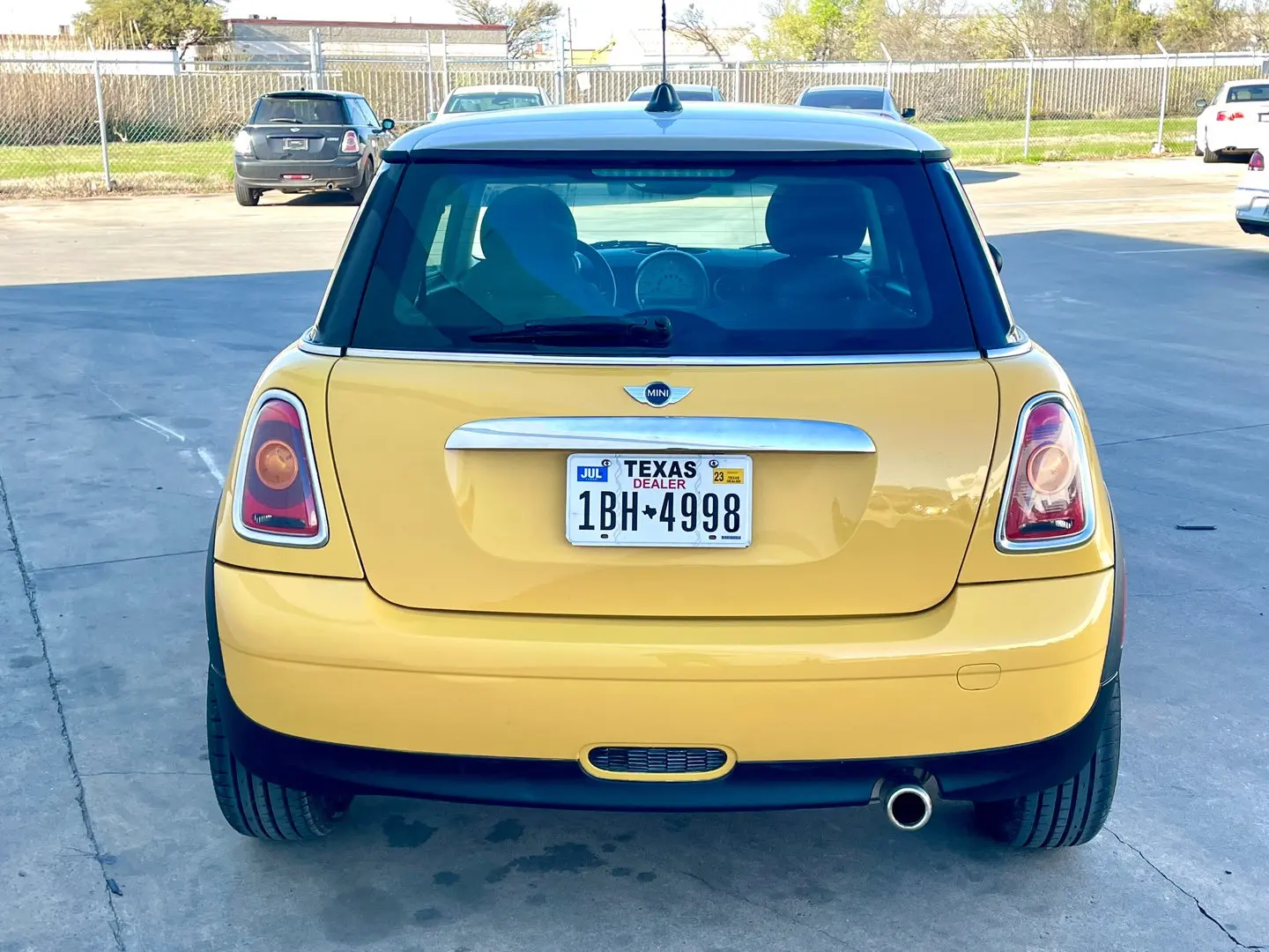 2009 MINI Cooper Base photo 4