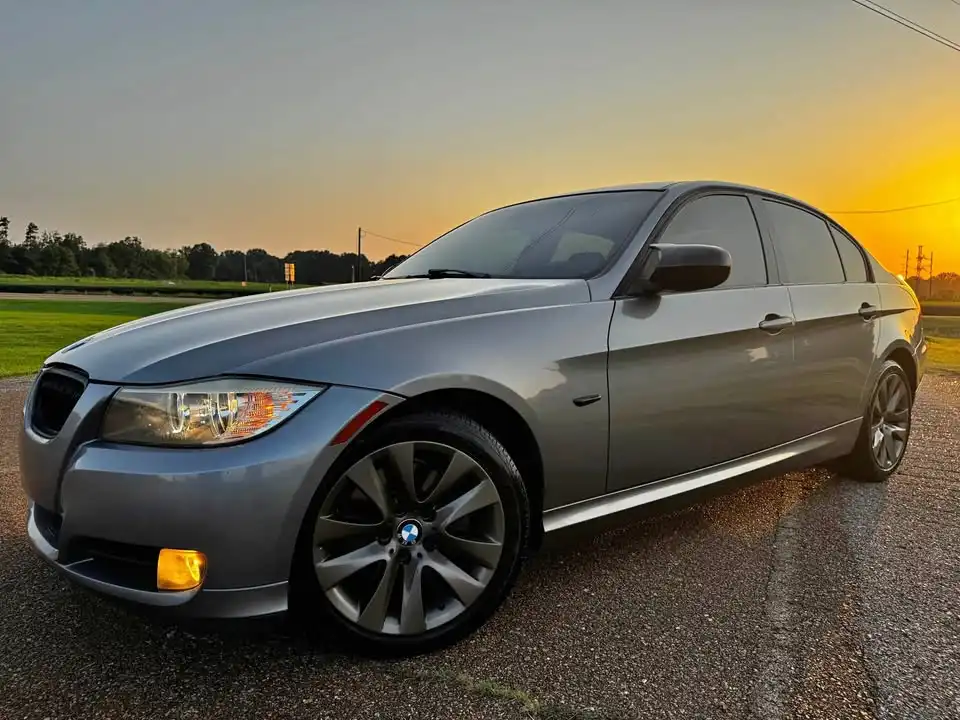 2011 BMW 3 Series 328i Sedan's photo