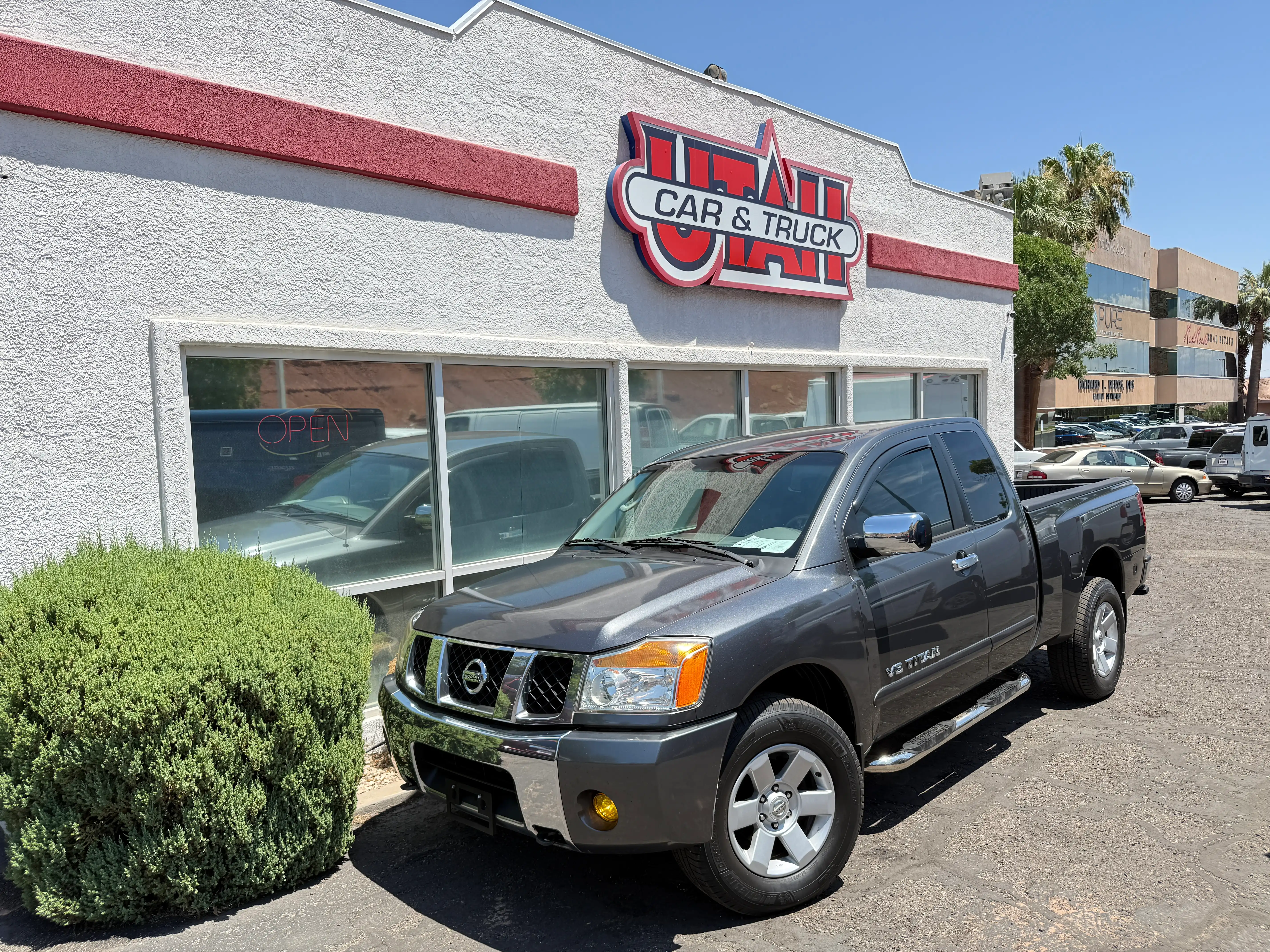 2005 Nissan Titan LE 4X4 King Cab FFV's photo