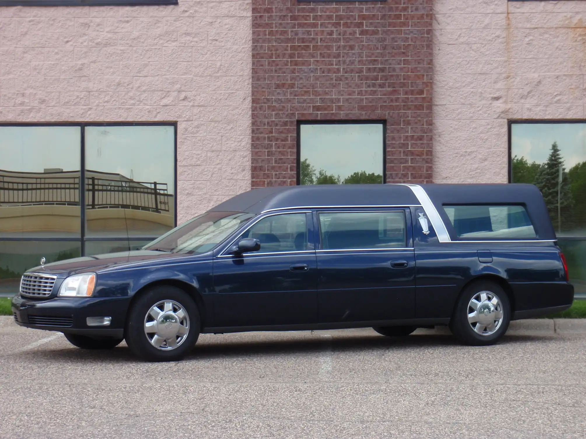 2003 Cadillac Commercial Chassis's photo