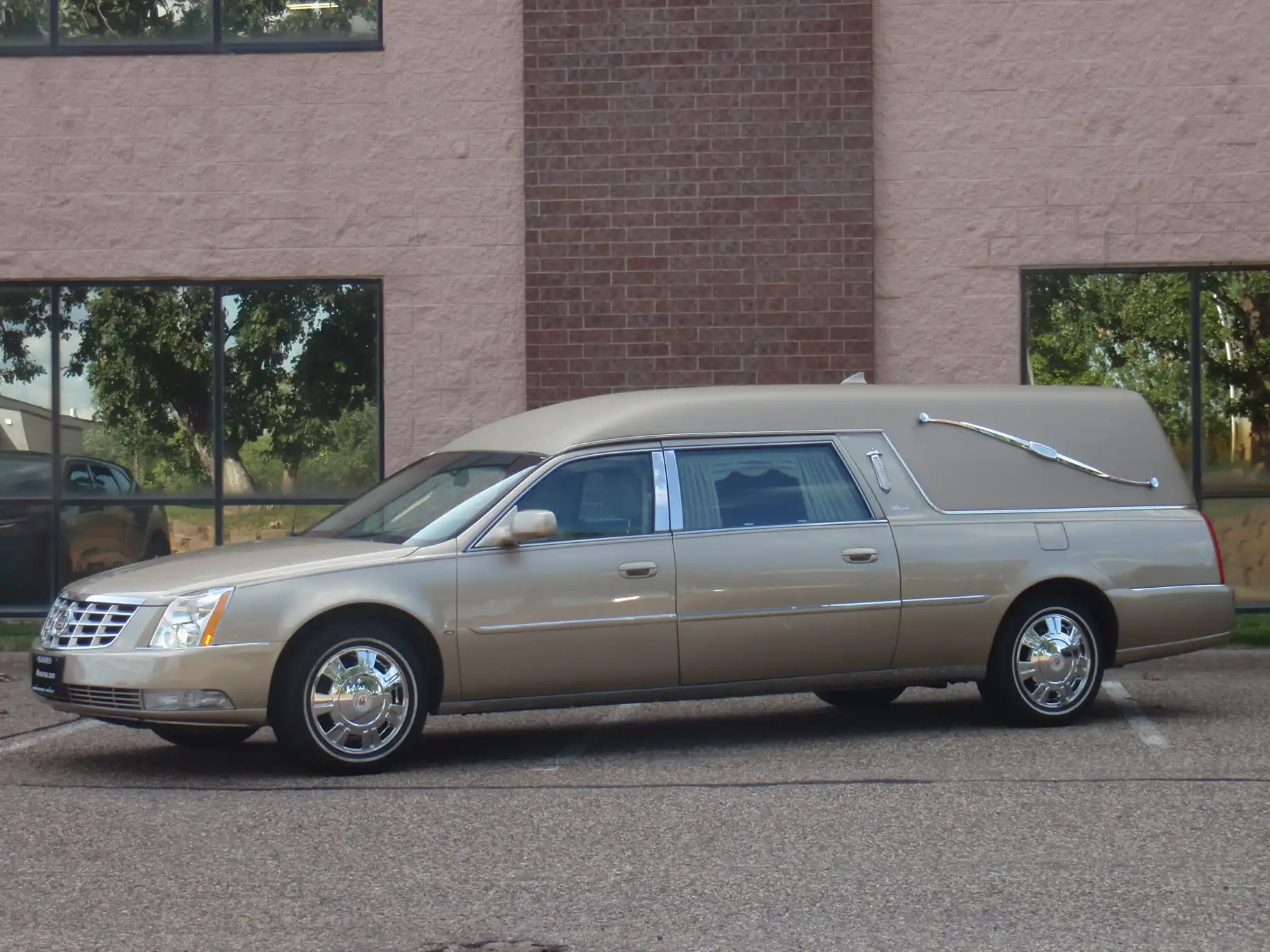 2010 Cadillac Hearse Eagle Cadillac DTS Ultimate's photo