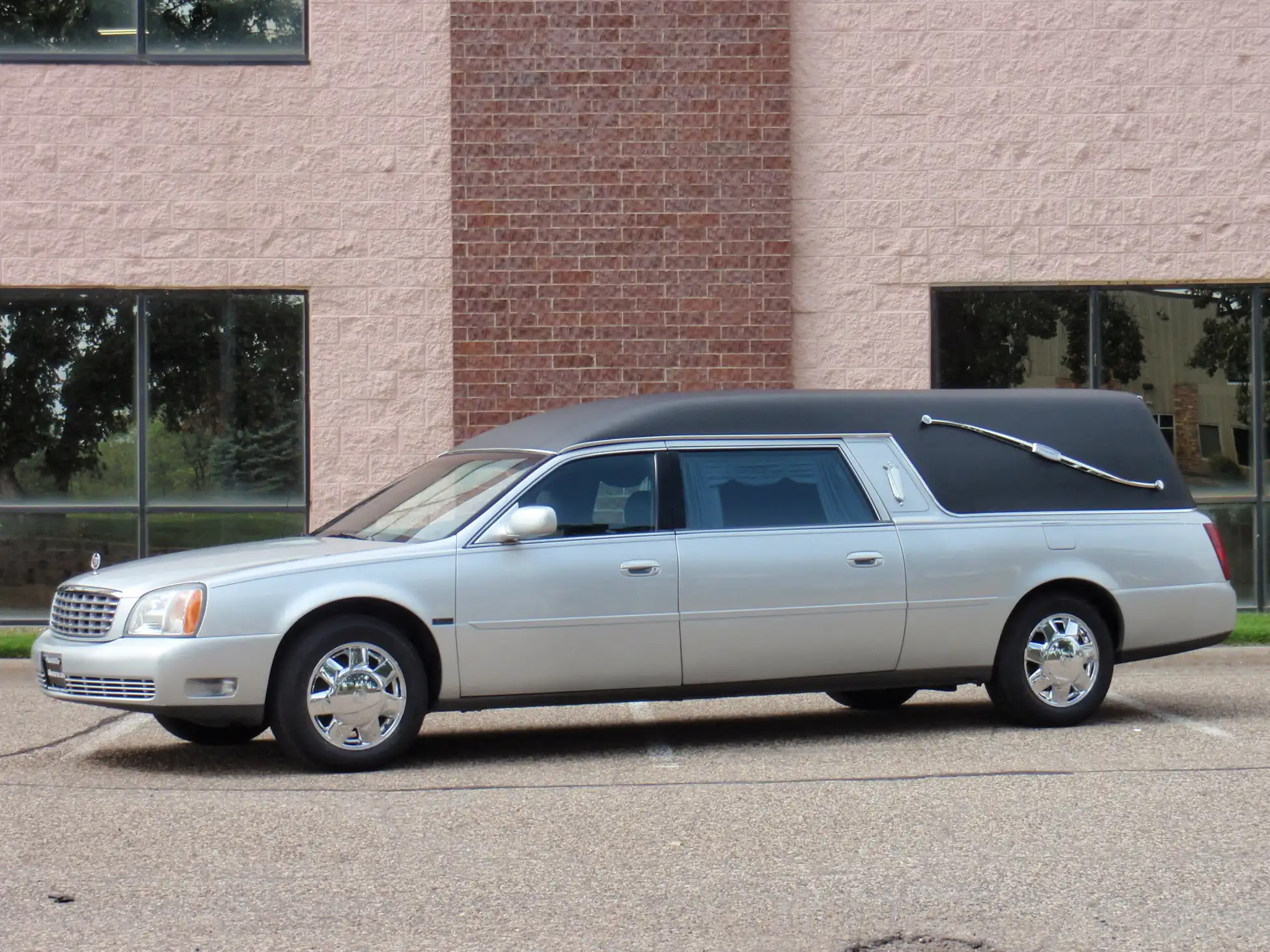 2002 Cadillac Commercial Chassis Eagle Cadillac DeVille Ultimate Hearse's photo