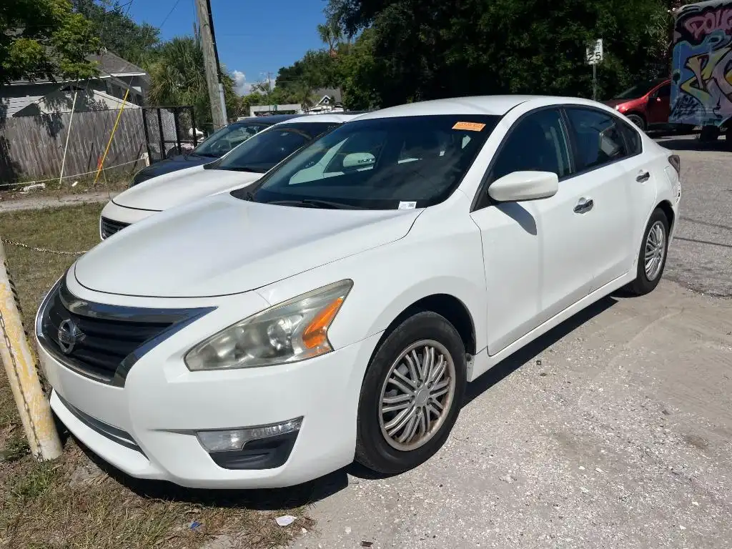 2015 Nissan Altima 2.5 S's photo