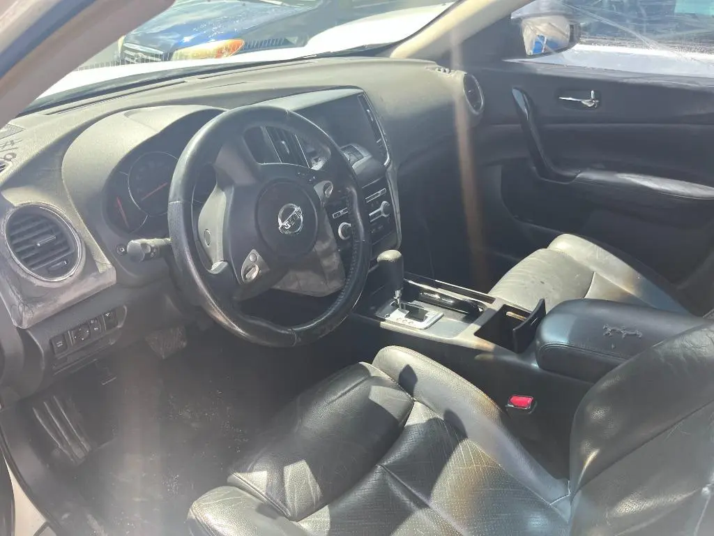 2010 Nissan Maxima 3.5 SV photo 4