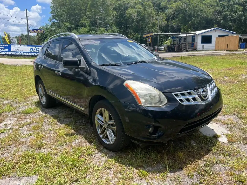 2011 Nissan Rogue S FWD Krom Edition's photo