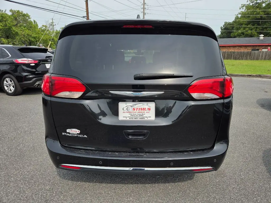 2019 Chrysler Pacifica Touring L photo 4