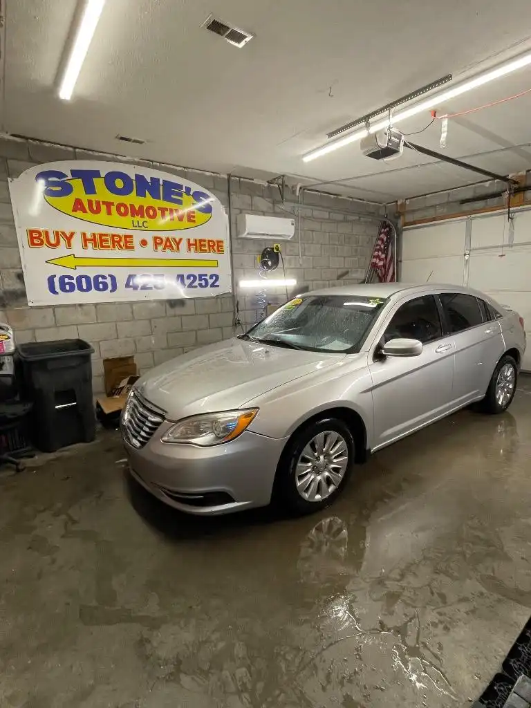2012 Chrysler 200 LX's photo
