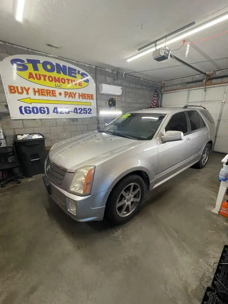 2004 Cadillac SRX V8's photo