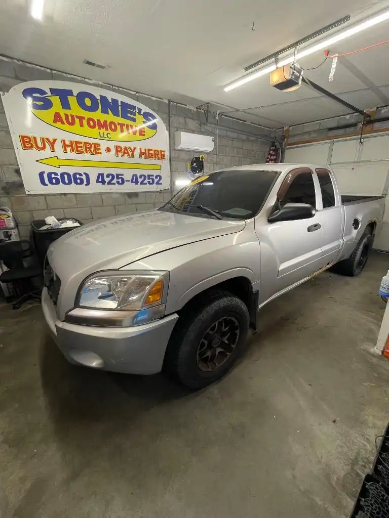 2007 Mitsubishi Raider 3.7 Auto LS Extended Cab's photo