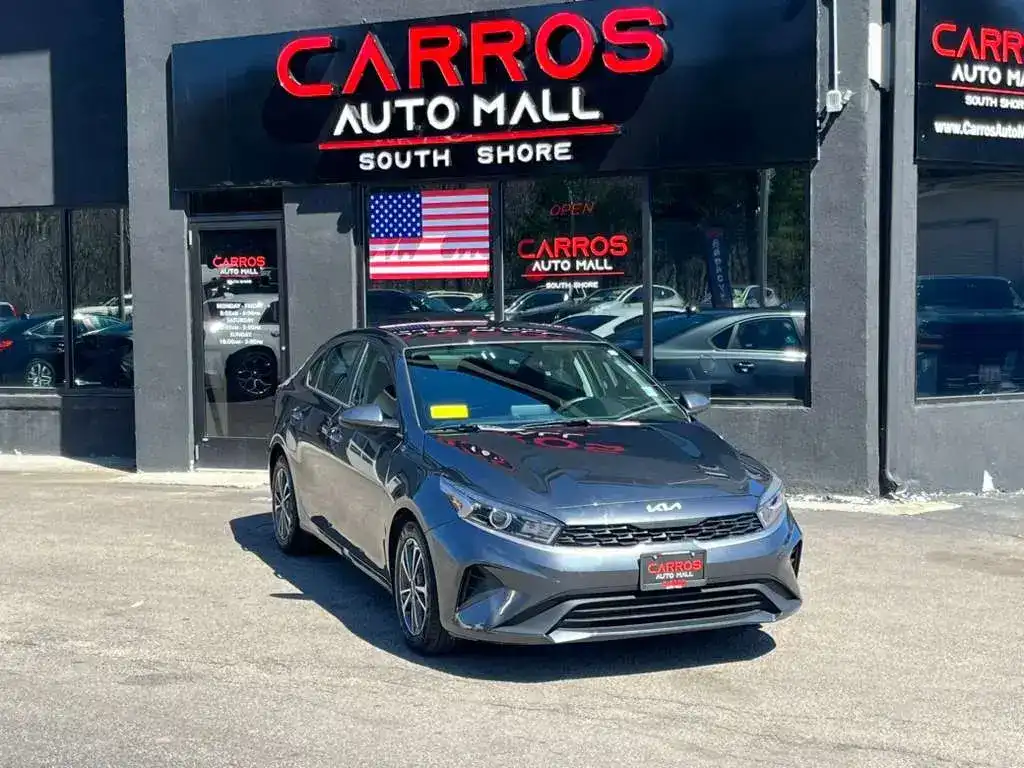 2024 Kia Forte LXS AT's photo