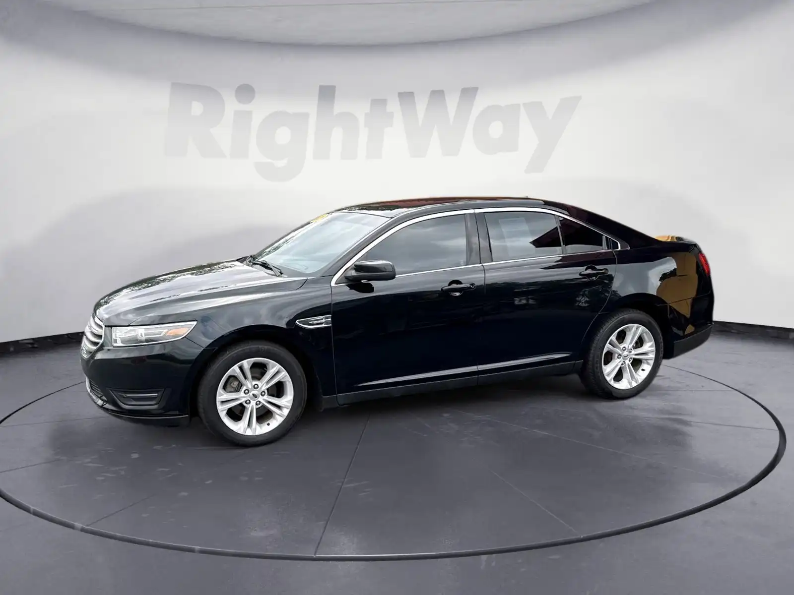 2018 Ford Taurus SEL AWD's photo