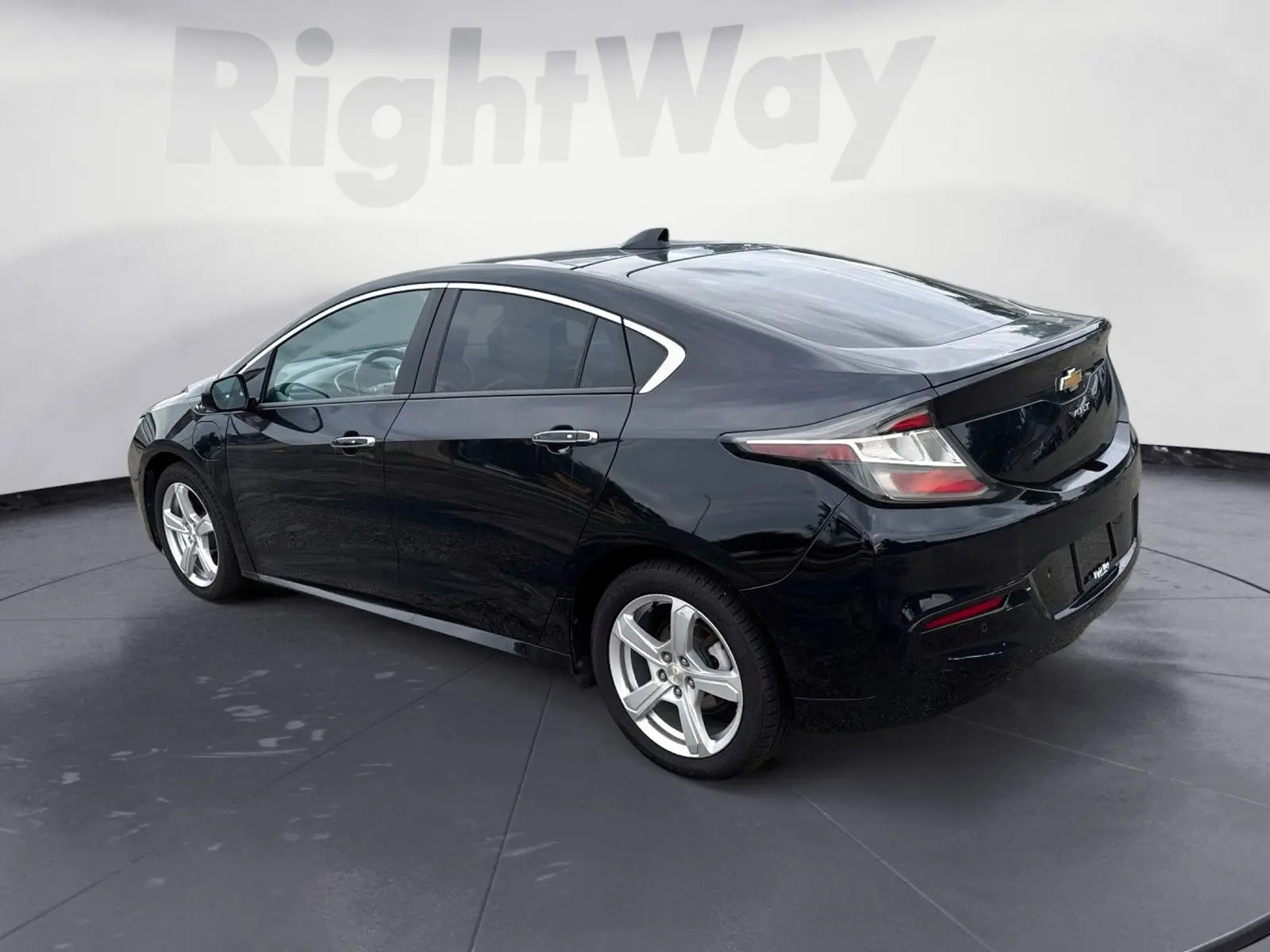 2018 Chevrolet Volt LT photo 3