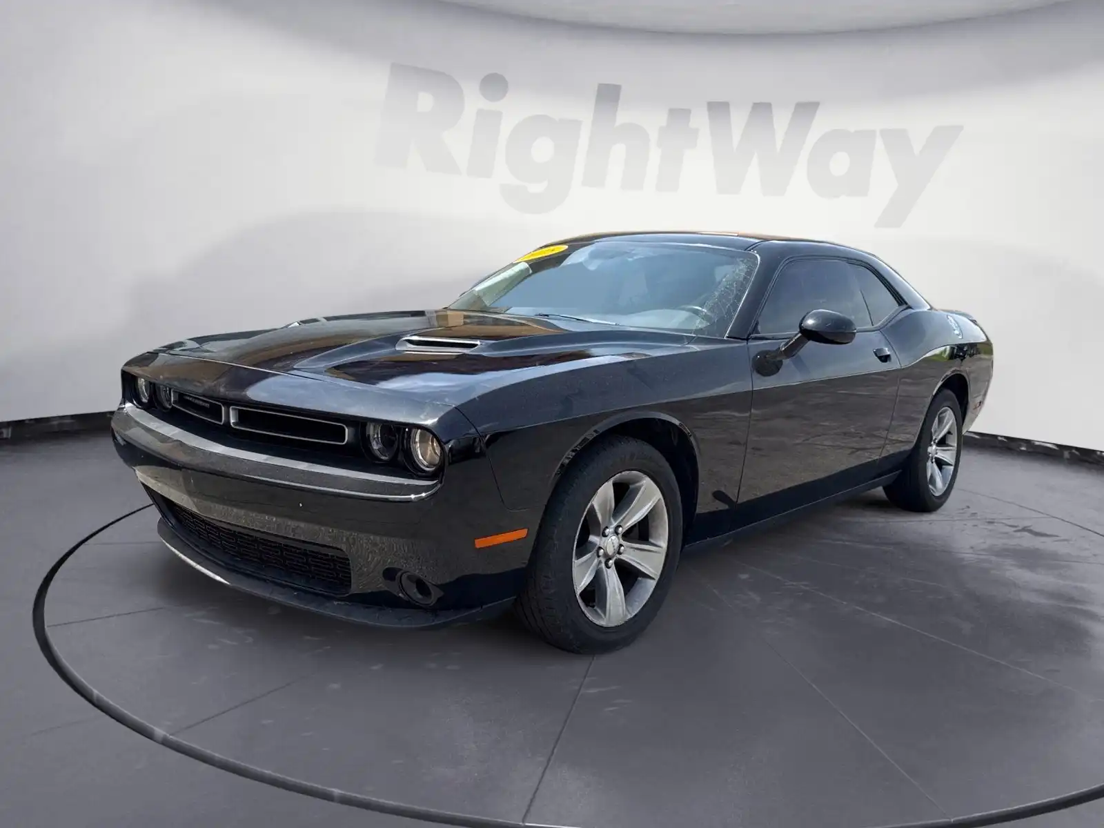 2015 Dodge Challenger SXT's photo