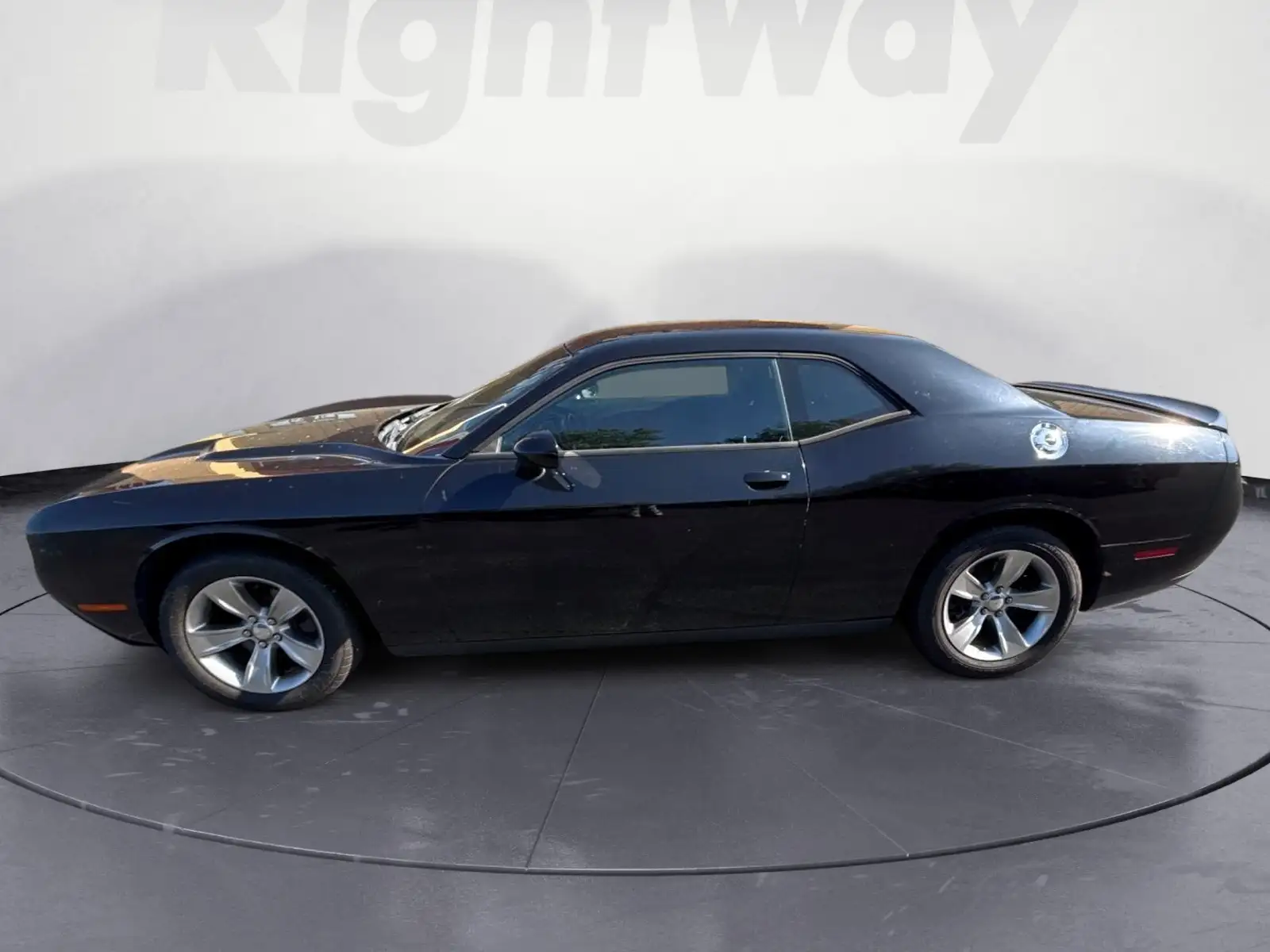 2019 Dodge Challenger SXT Auto's photo