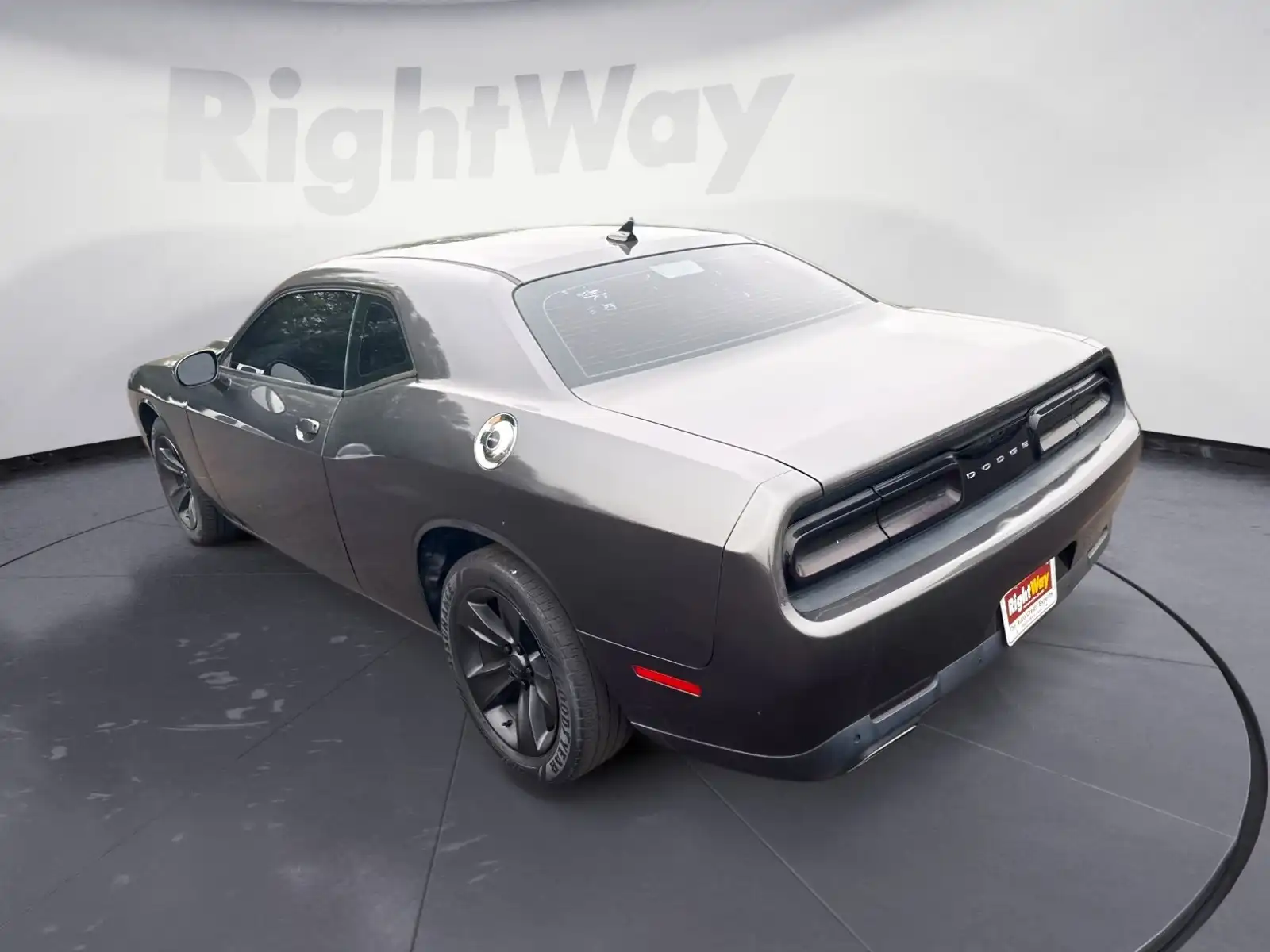 2016 Dodge Challenger SXT's photo