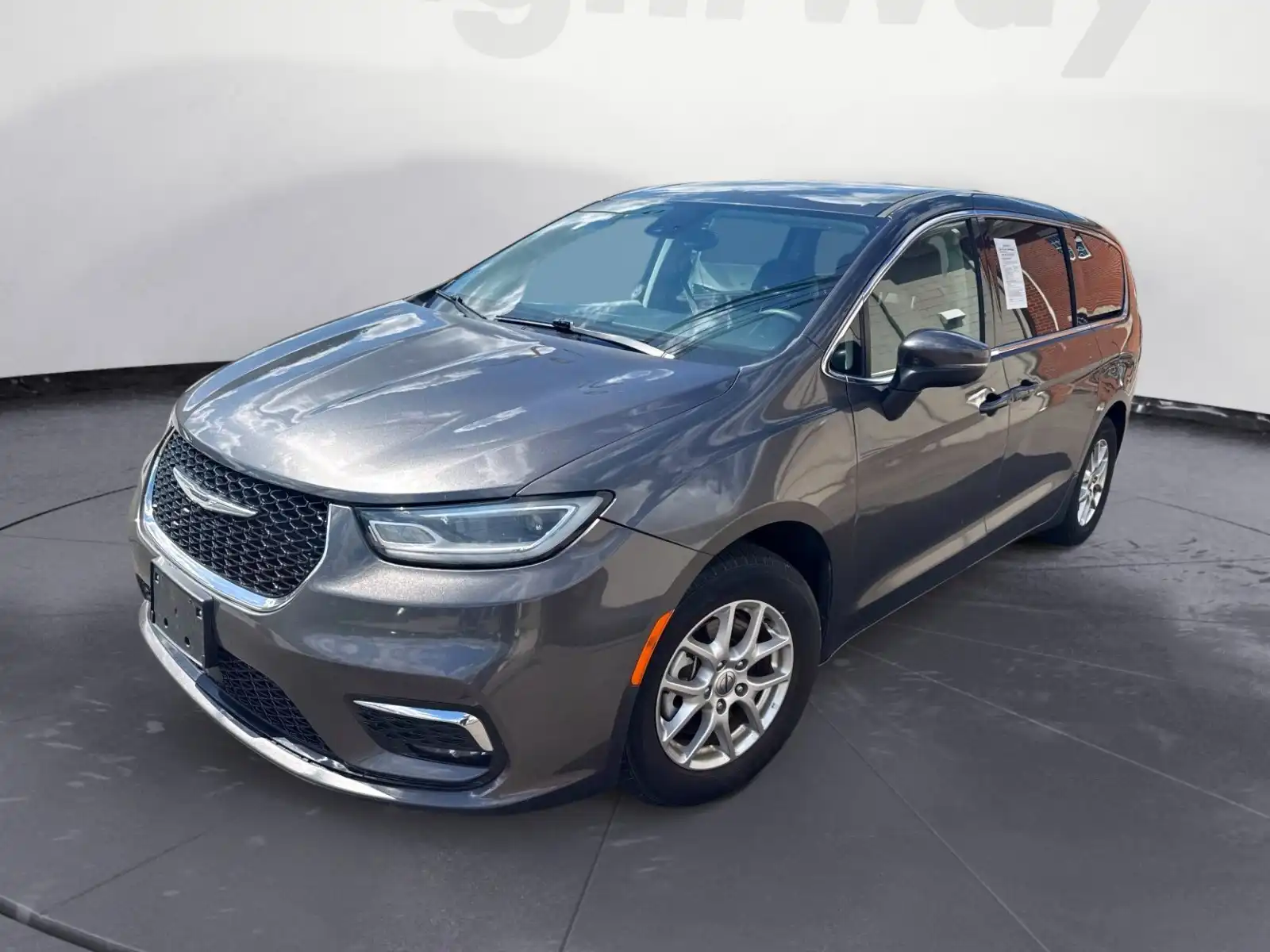 2023 Chrysler Pacifica Touring L's photo