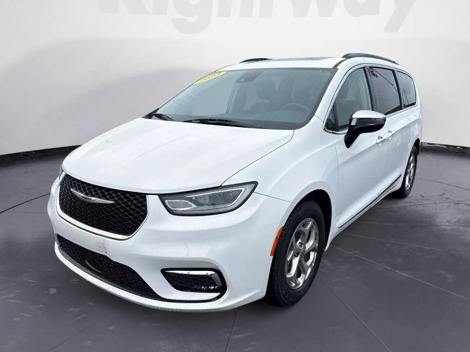 2023 Chrysler Pacifica Limited photo 1