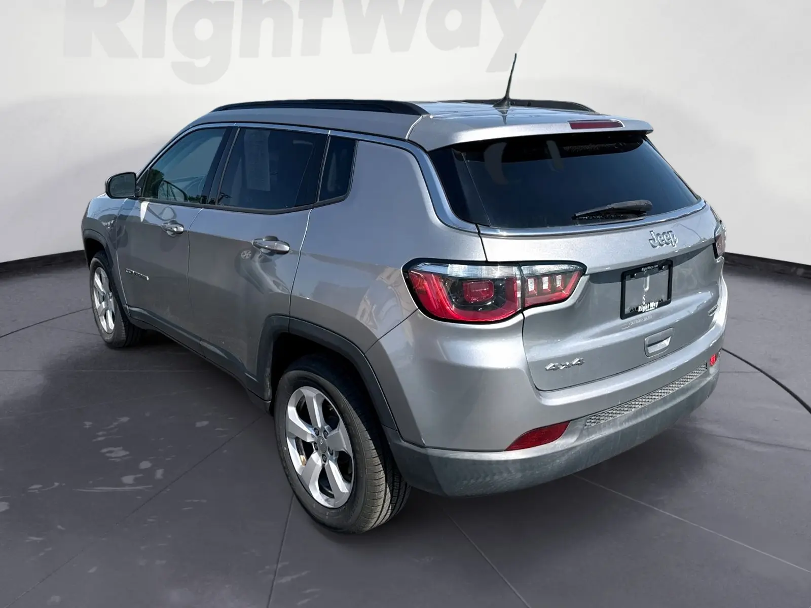 2017 Jeep Compass Latitude 4X4 photo 3