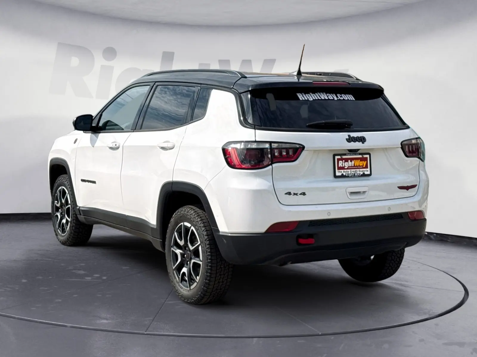 2025 Jeep Compass Trailhawk 4WD photo 3