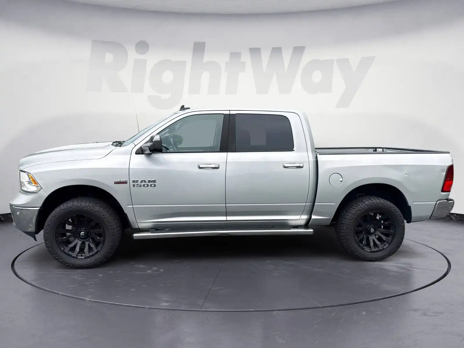 2016 RAM 1500 Big Horn 4x4 Crew Cab 5'7's photo