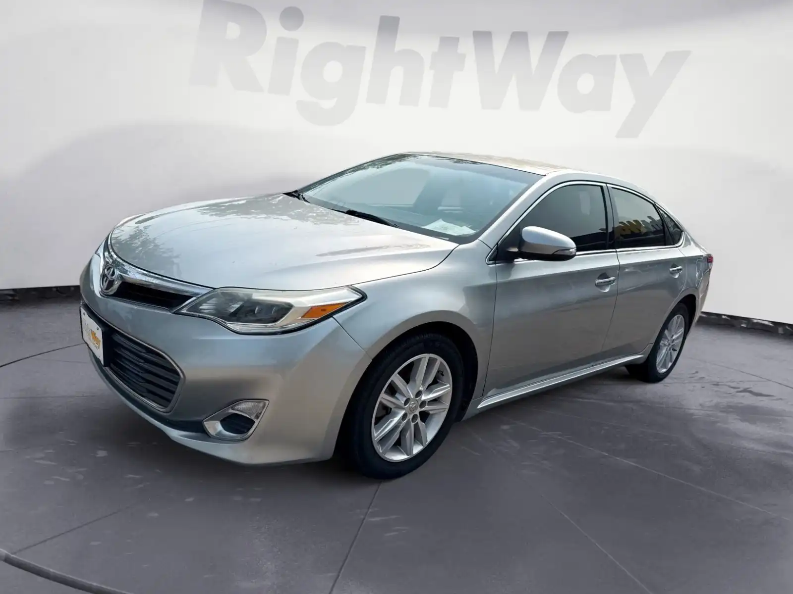 2015 Toyota Avalon XLE's photo