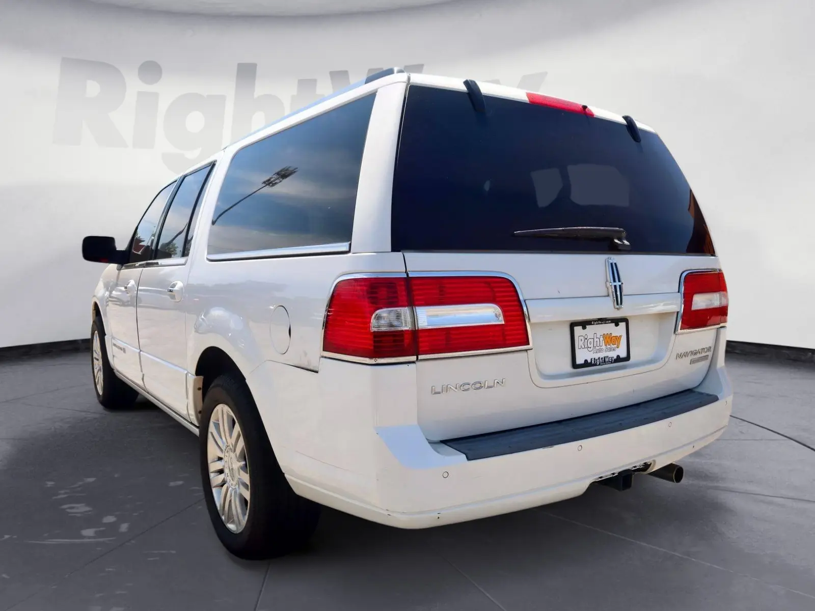 2011 Lincoln Navigator 4x2 L photo 3