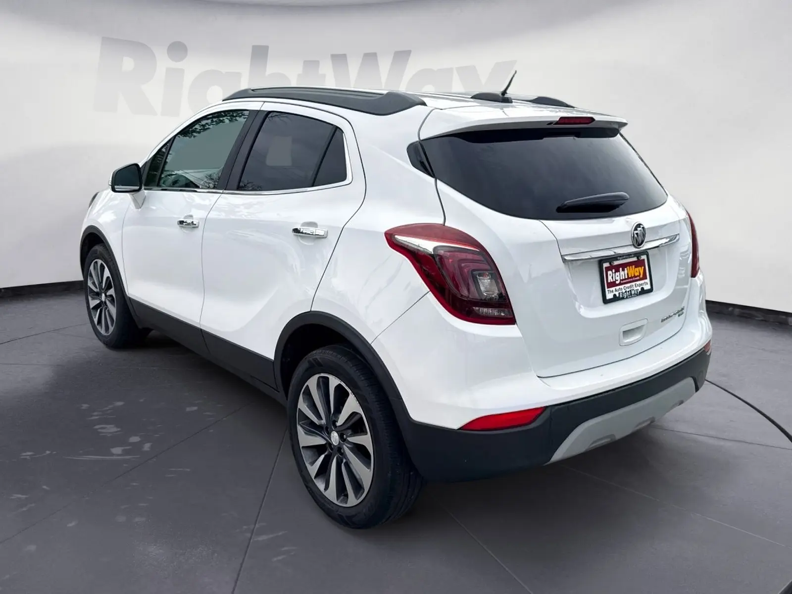 2020 Buick Encore Essence AWD photo 3