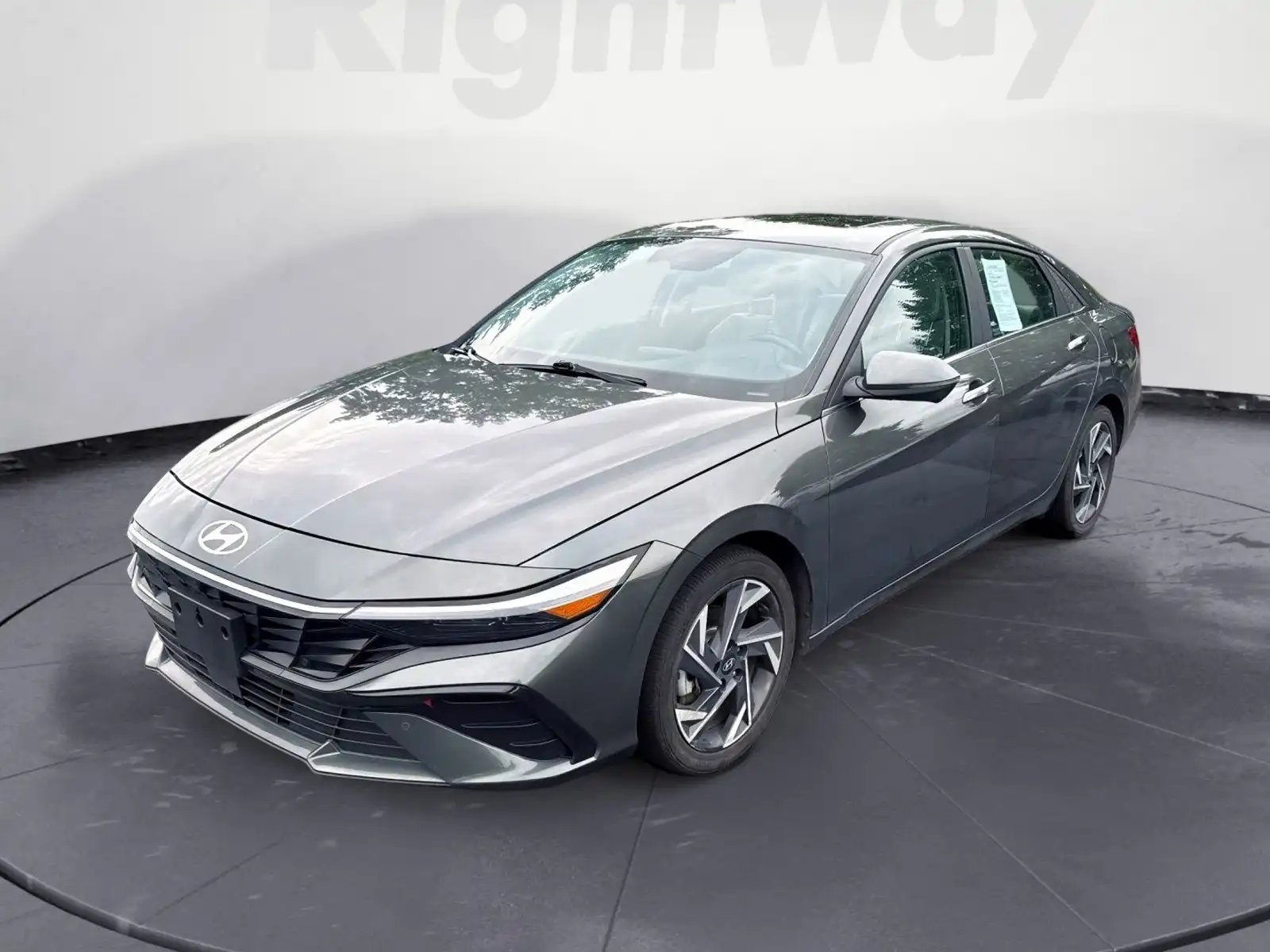 2024 Hyundai Elantra 2.0 Limited IVT's photo
