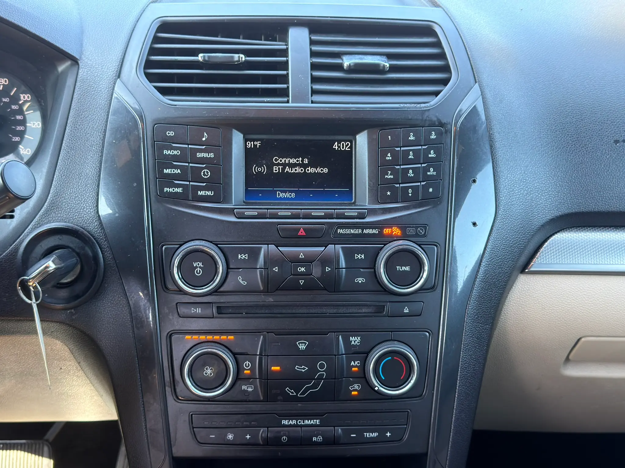 2016 Ford Explorer Base 4WD photo 3