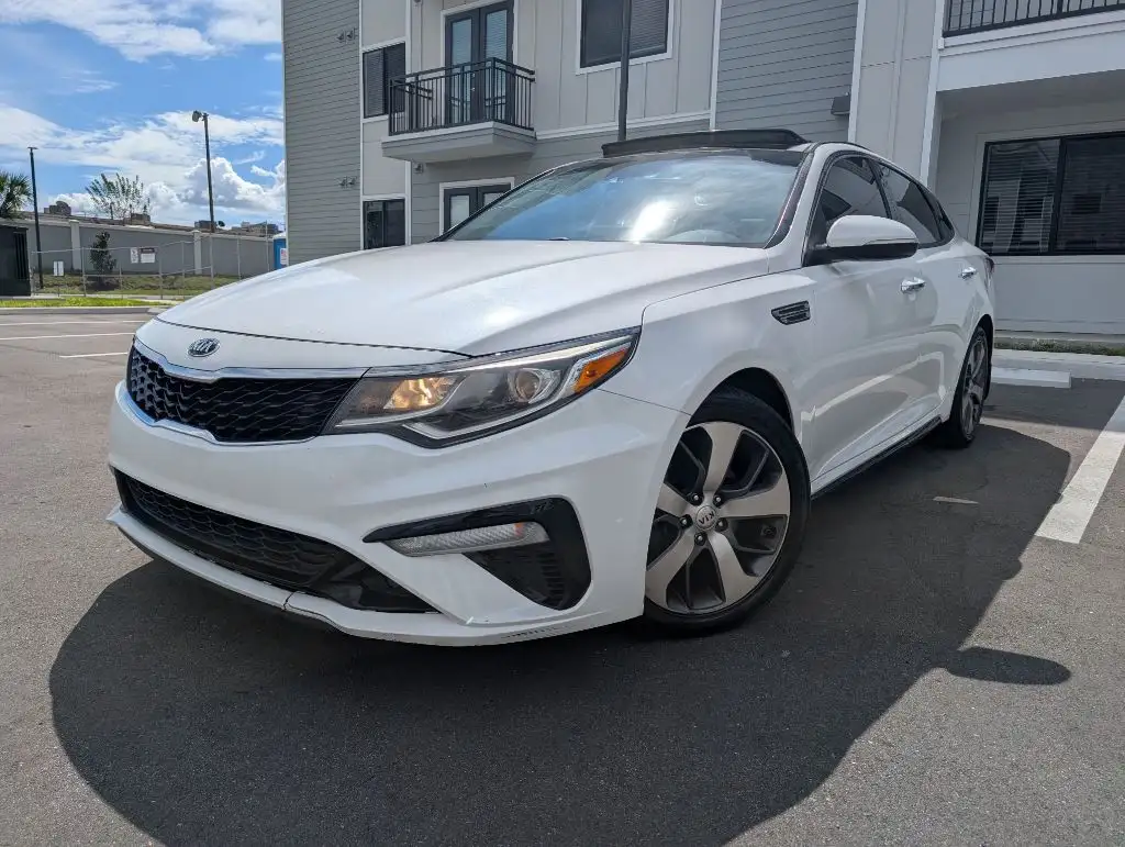 2019 Kia Optima S AT's photo