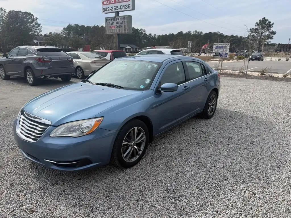 2011 Chrysler 200 Touring's photo