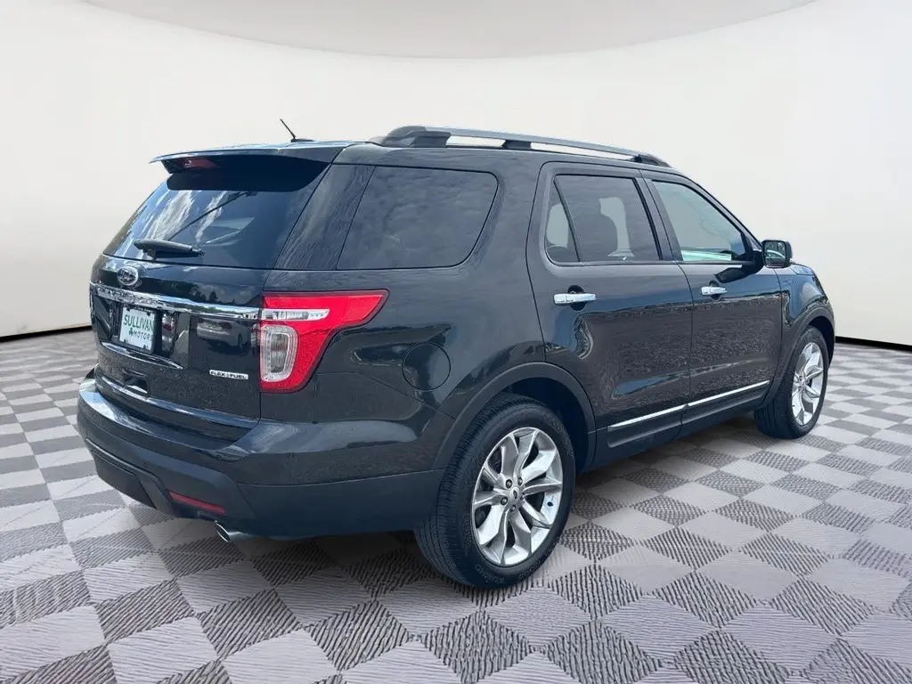 2015 Ford Explorer XLT photo 3