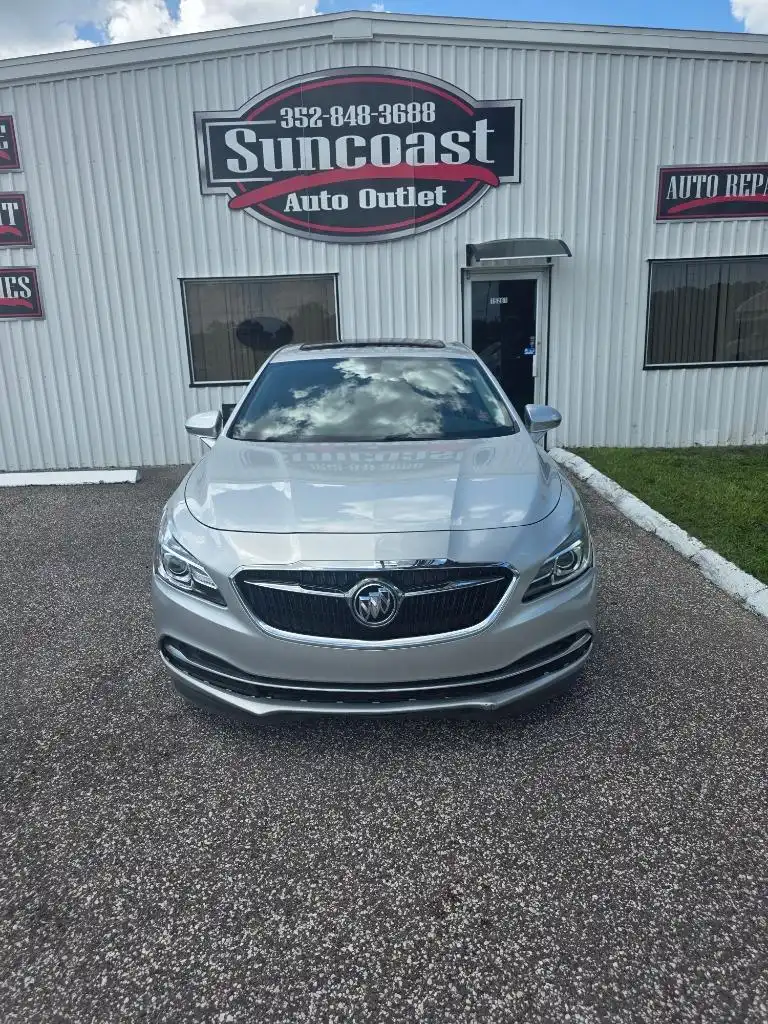 2018 Buick LaCrosse Essence's photo